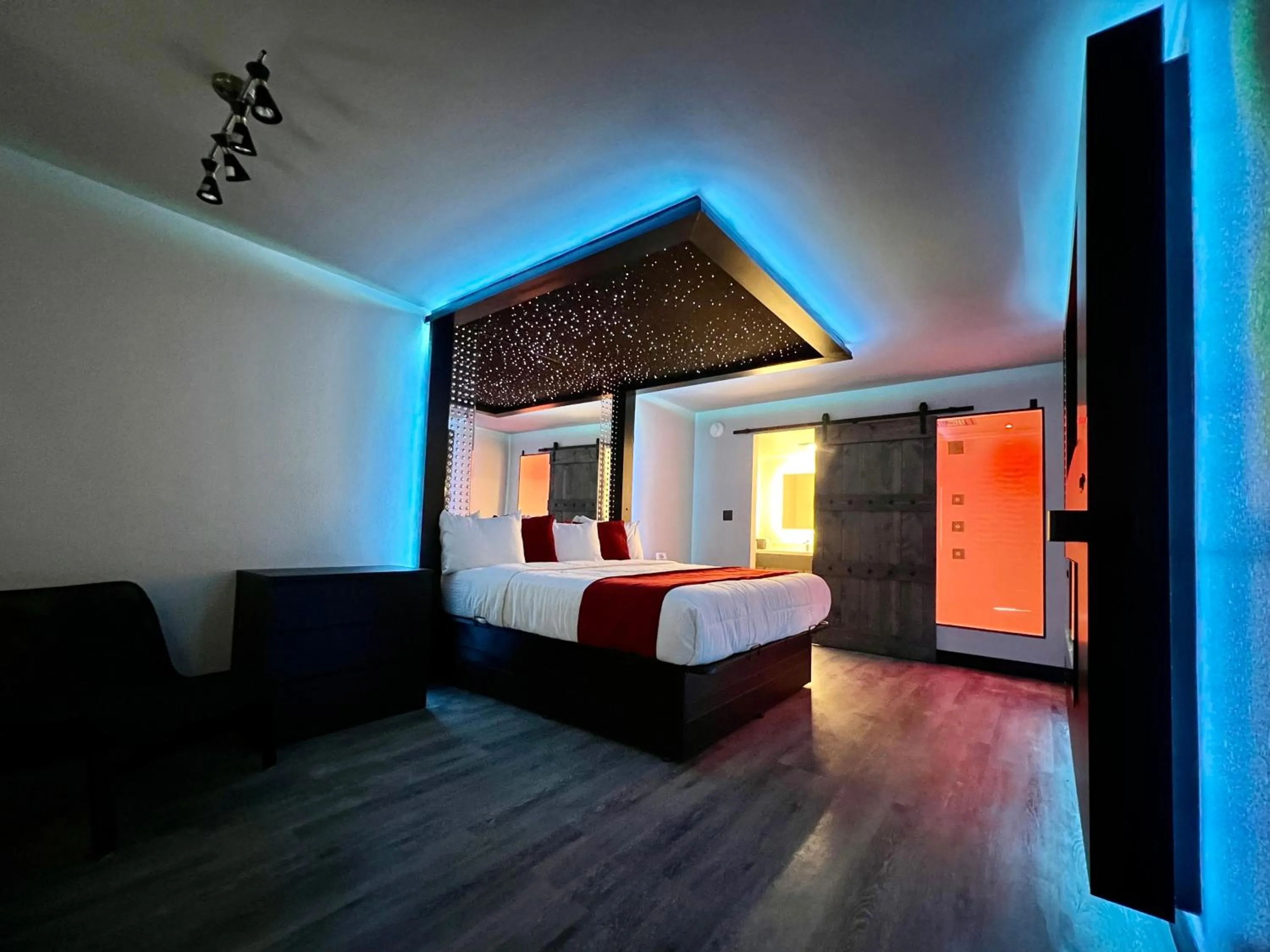 Bed in Imperial Suites, Adults Only