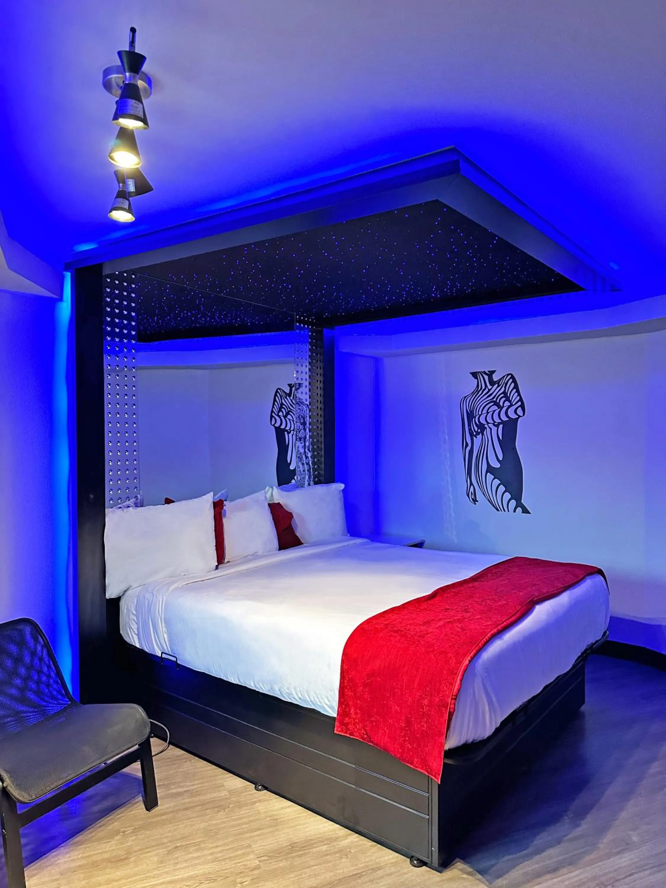 Bed in Imperial Suites, Adults Only