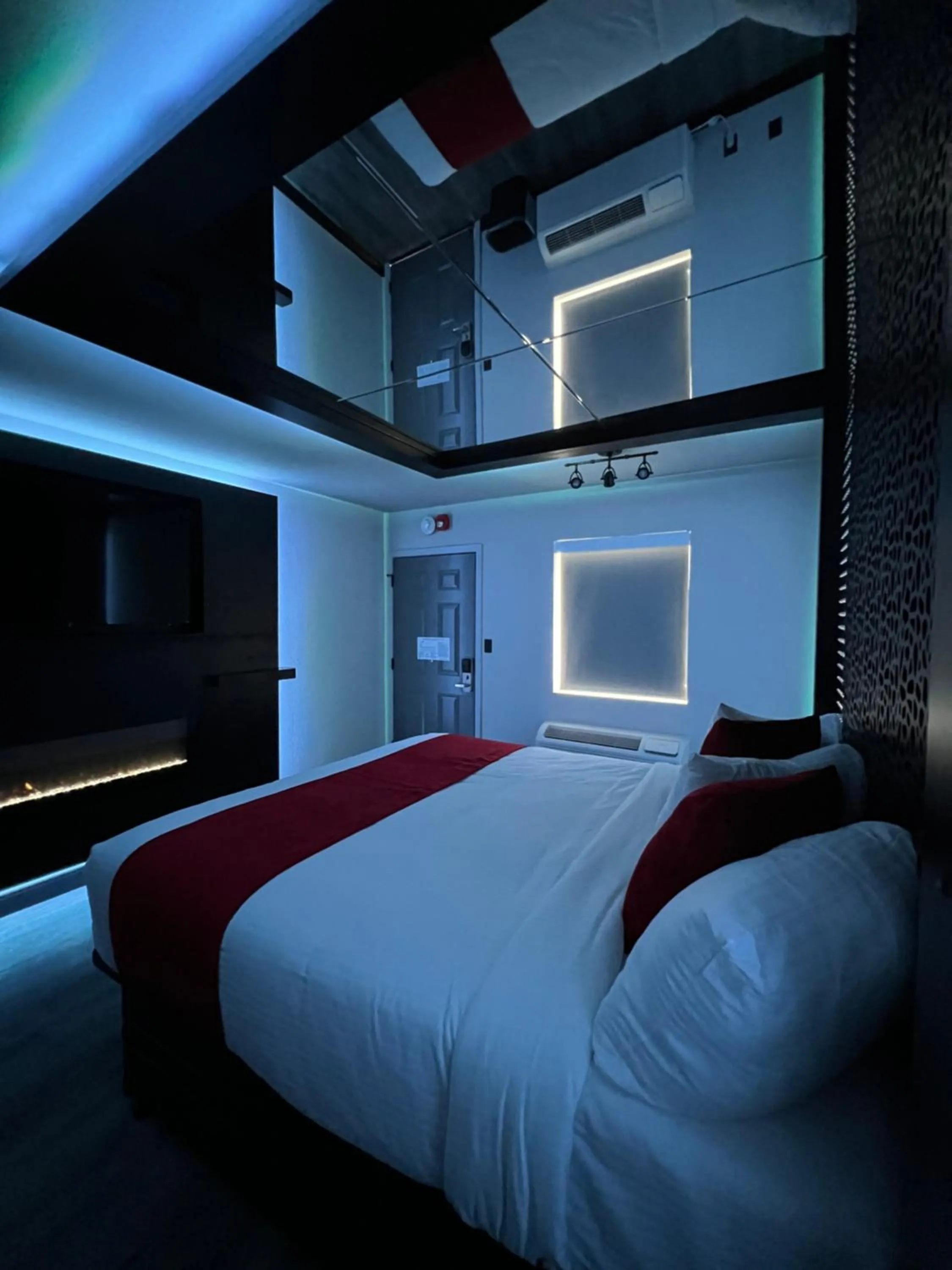 Bed in Imperial Suites, Adults Only