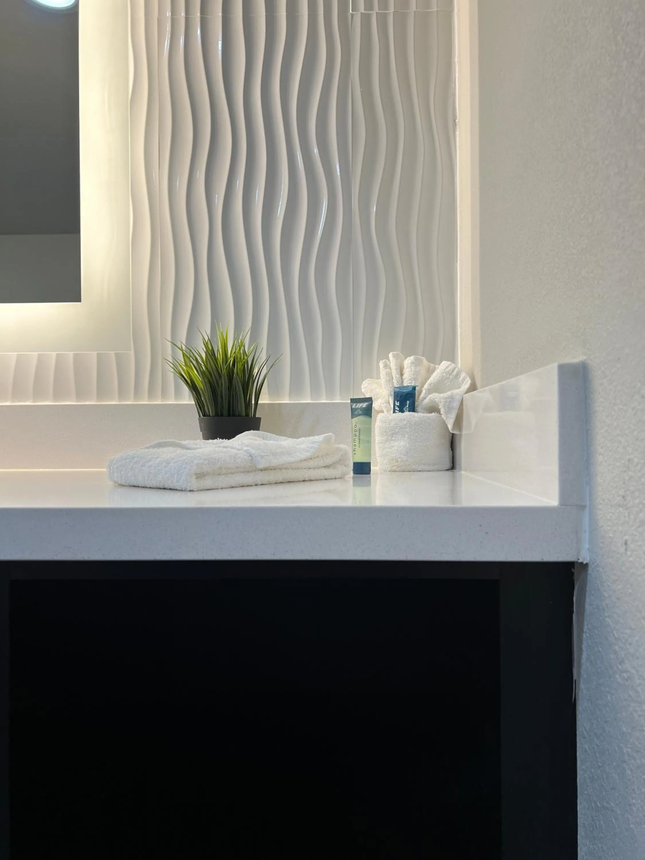 Imperial Suites, Adults Only