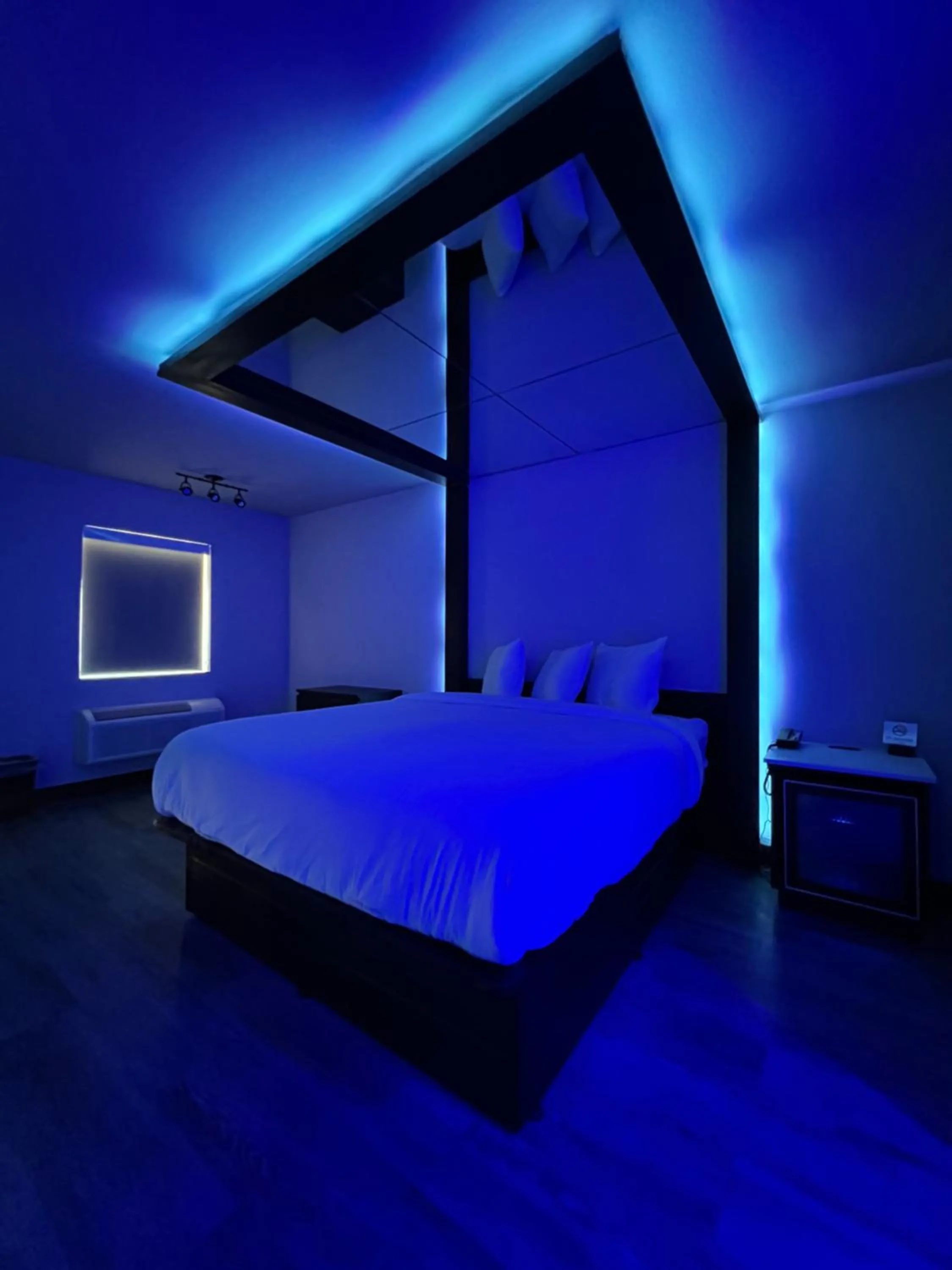 Bed in Imperial Suites, Adults Only