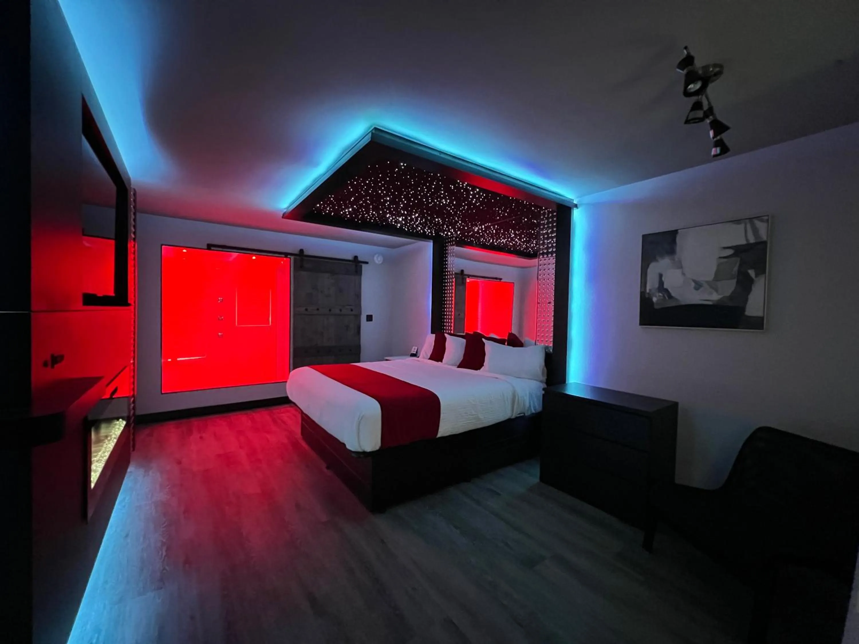 Bedroom, Bed in Imperial Suites, Adults Only