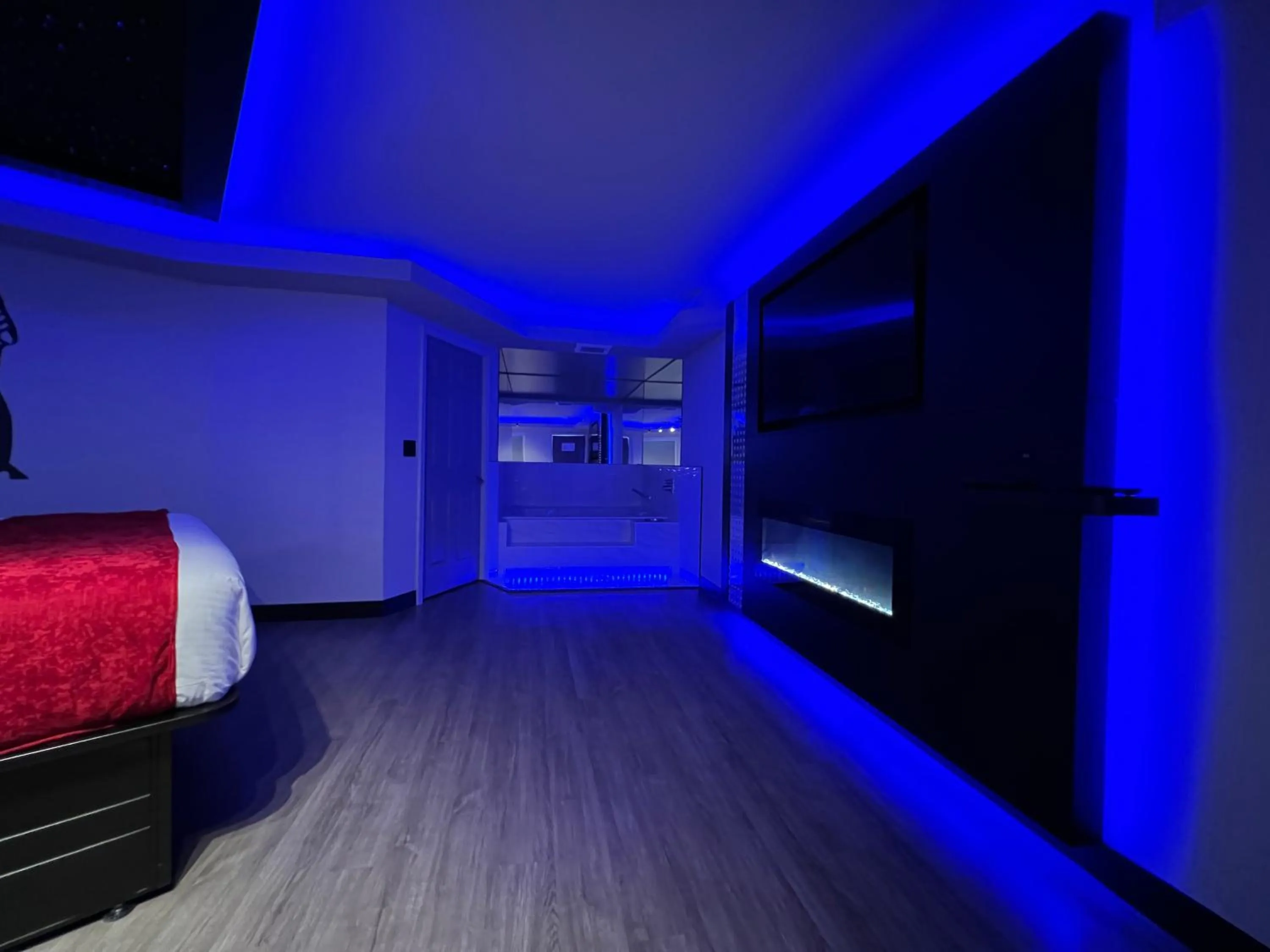 Bed in Imperial Suites, Adults Only