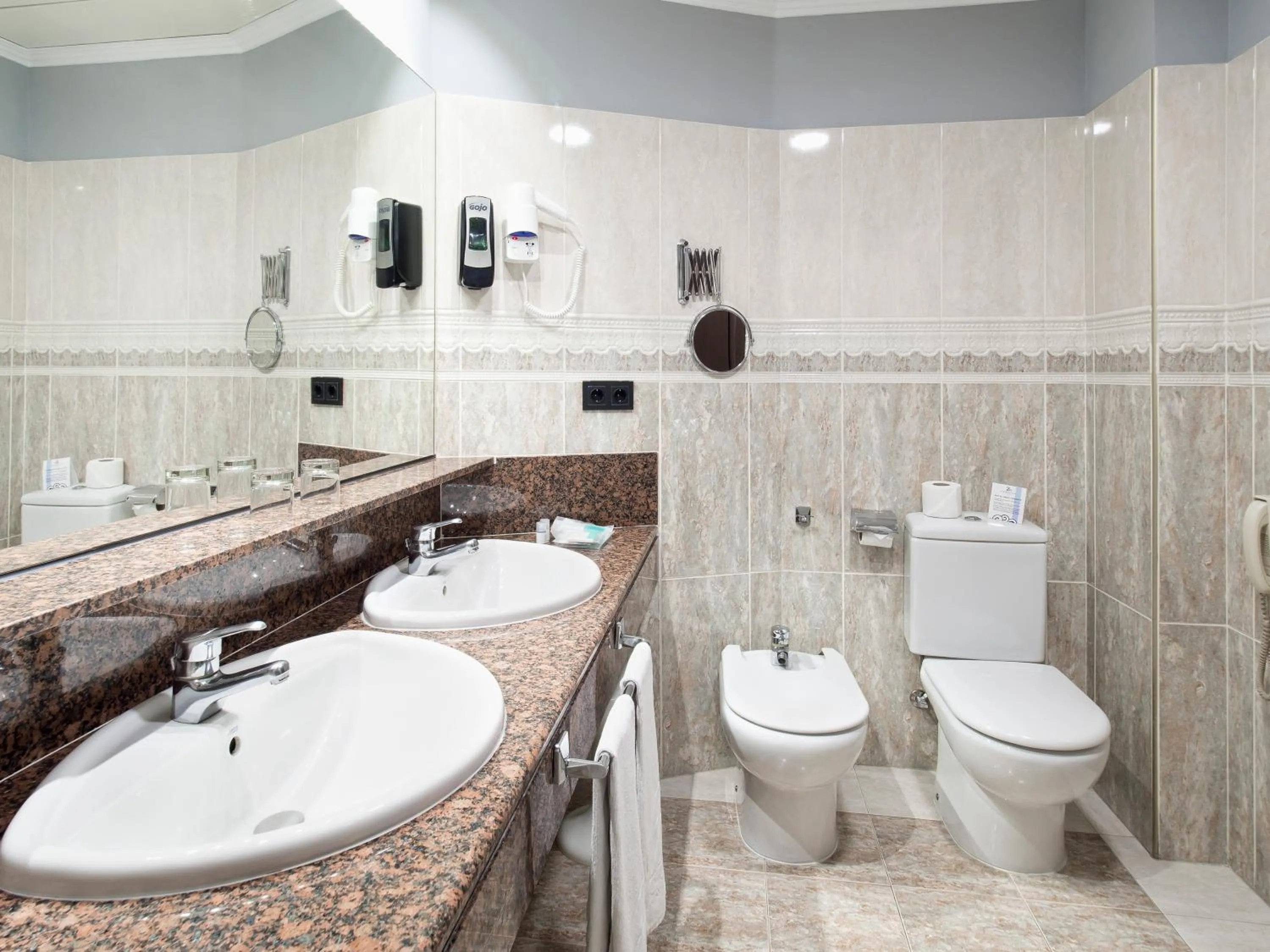 Toilet in Hotel Zentral Parque