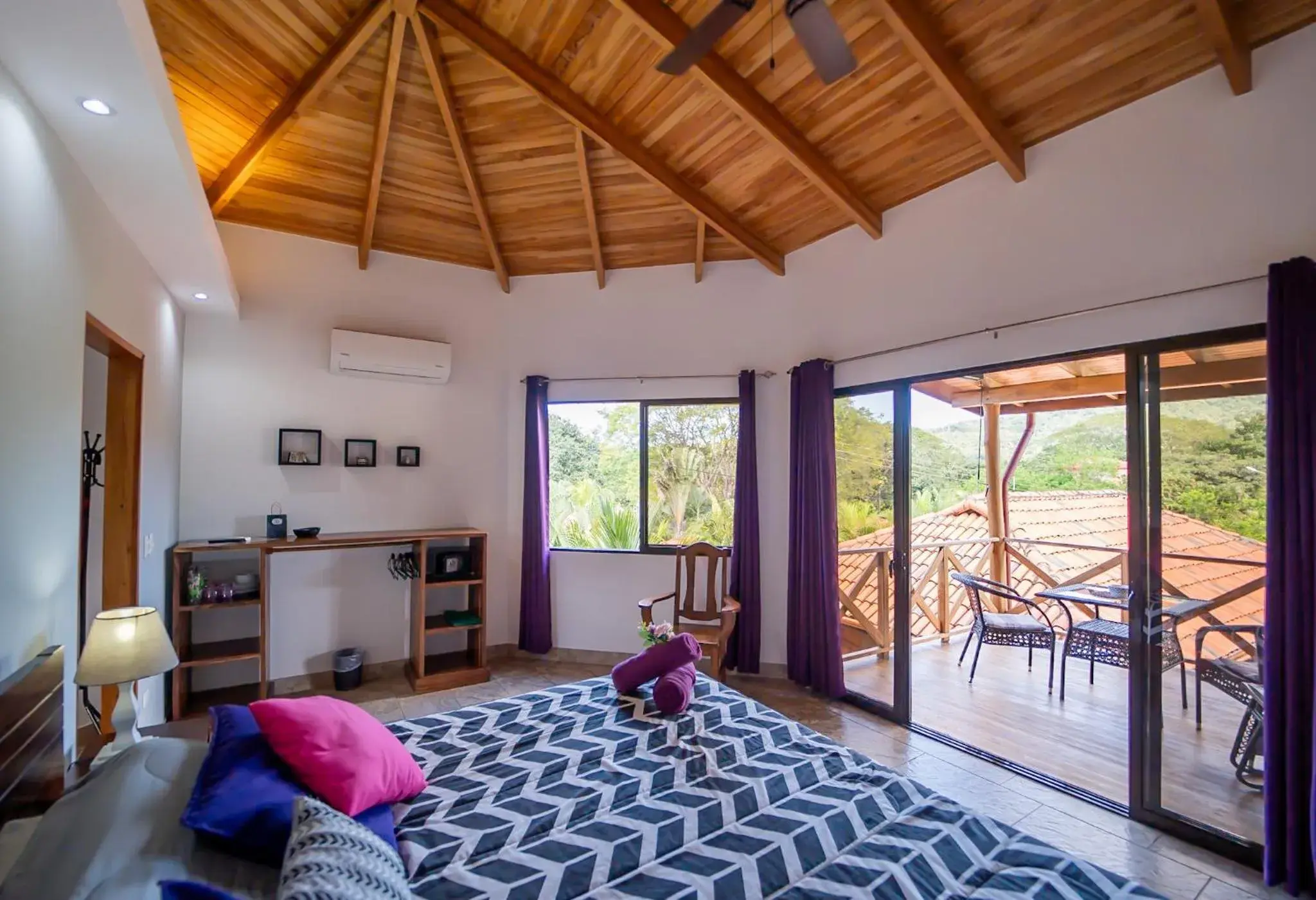 Superior Room with Kingsize-bed and Pool View in Hotel Casa Buenavista - Adults only Superior Room with Kingsize-bed and Pool View in Hotel Casa Buenavista - Adults only