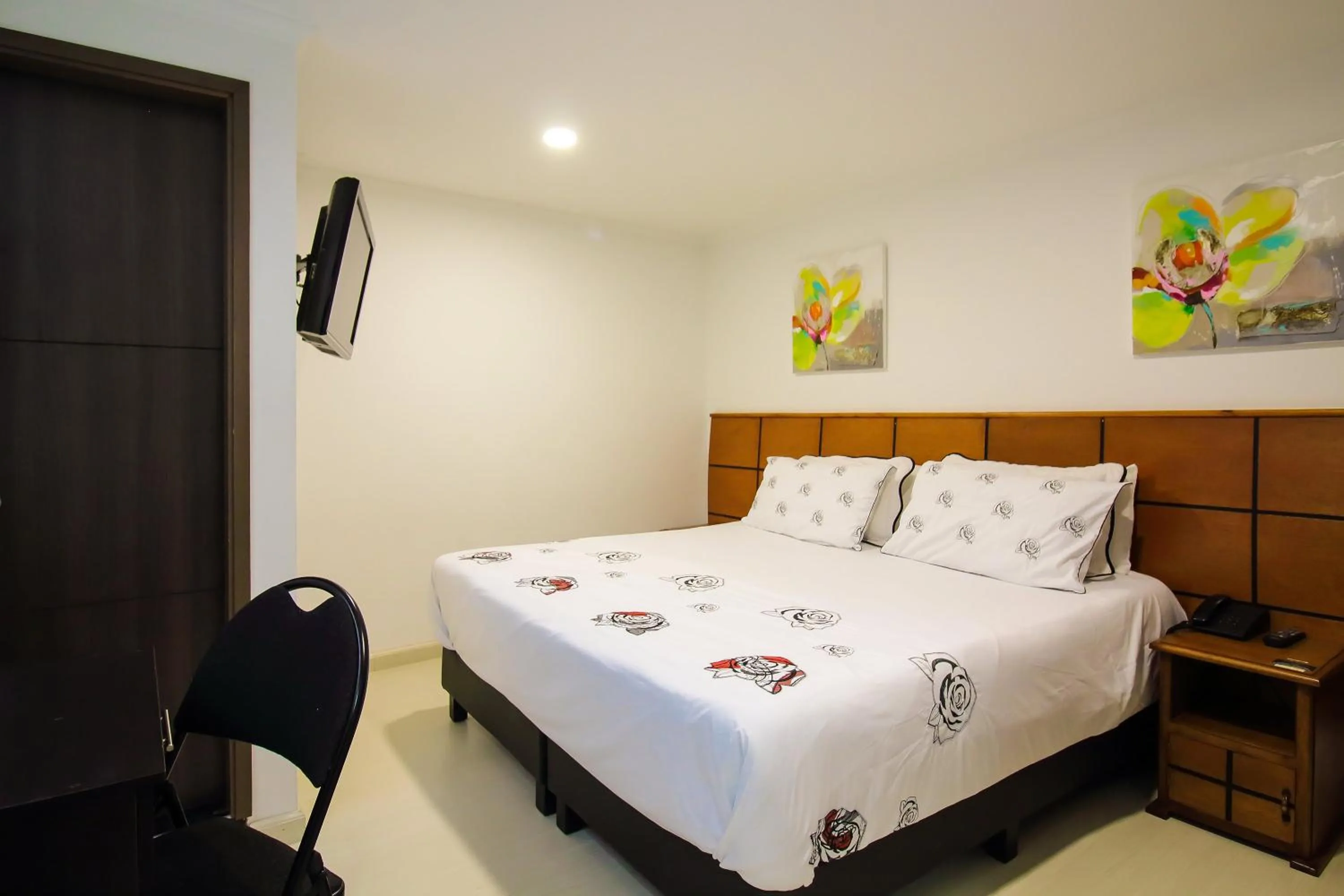 Photo of the whole room, Bed in Hotel Casa Quinta Embajada