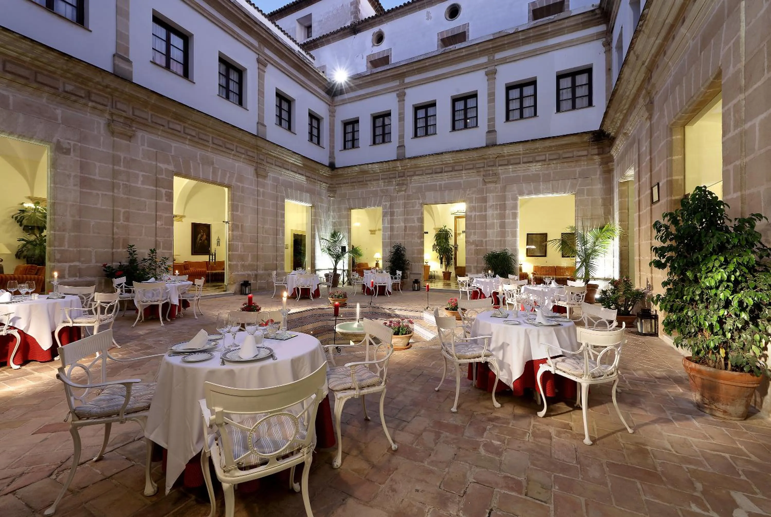 Restaurant/places to eat in Crisol Monasterio de San Miguel