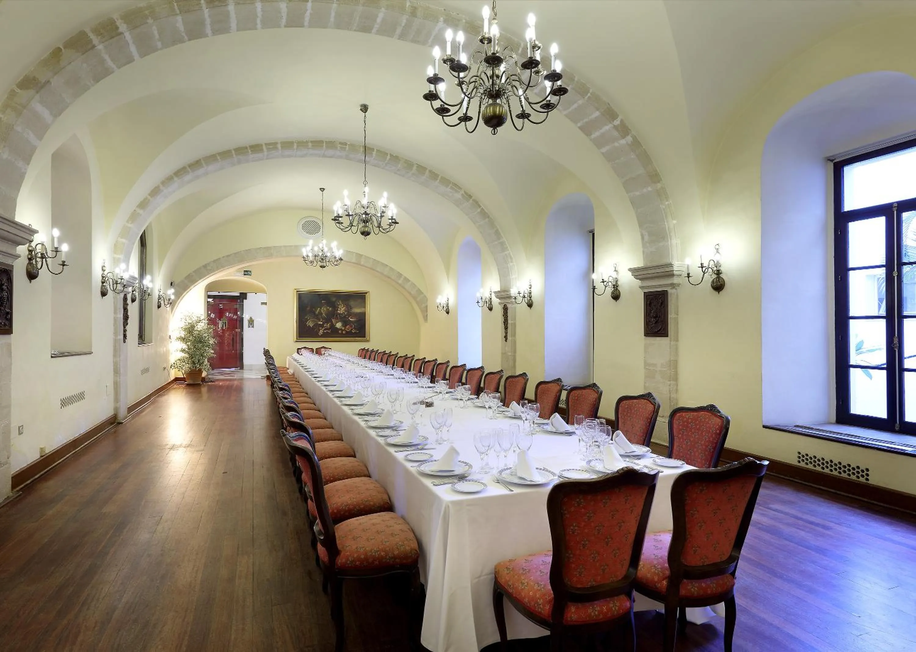 Dining area in Crisol Monasterio de San Miguel