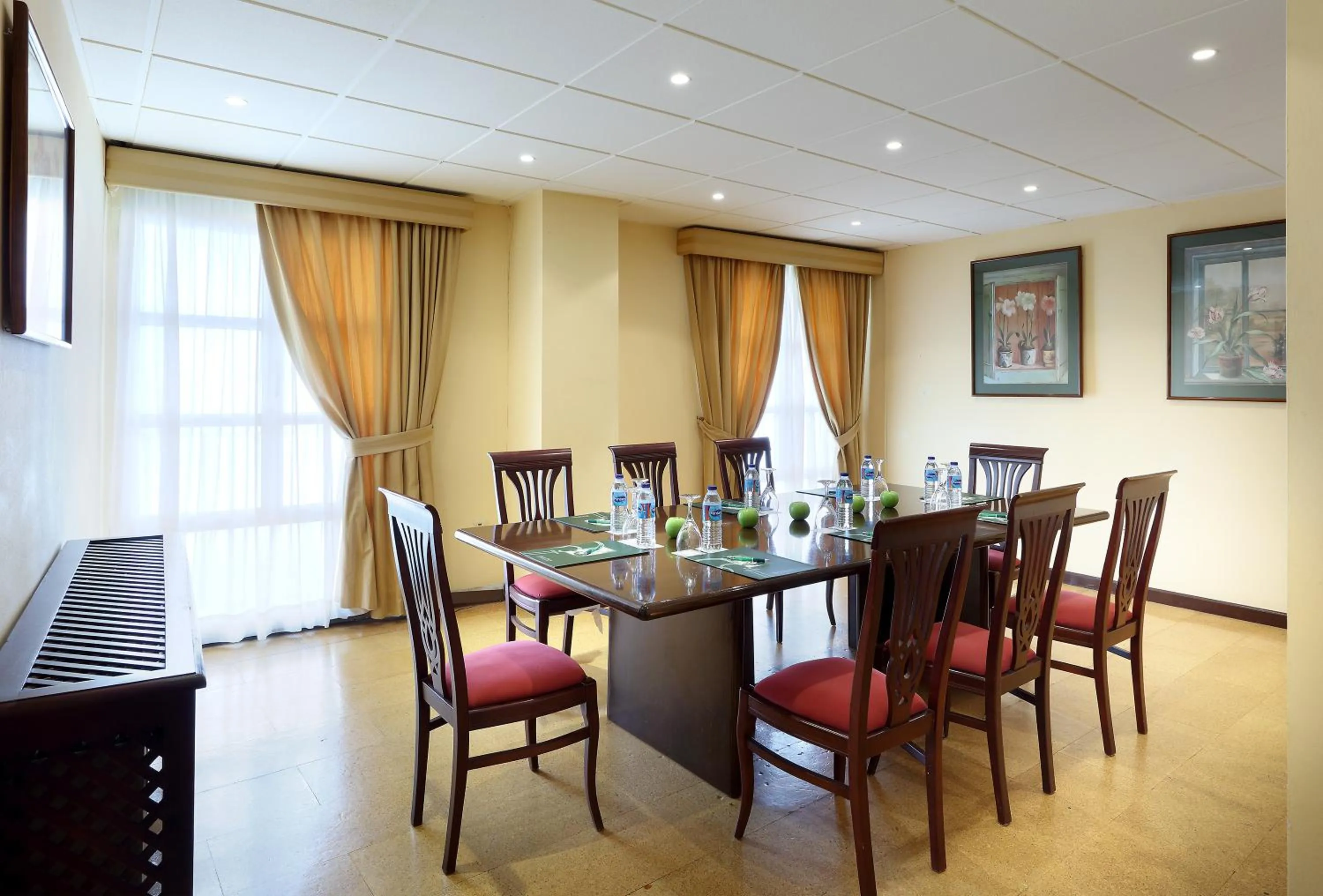 Dining area in Crisol Monasterio de San Miguel