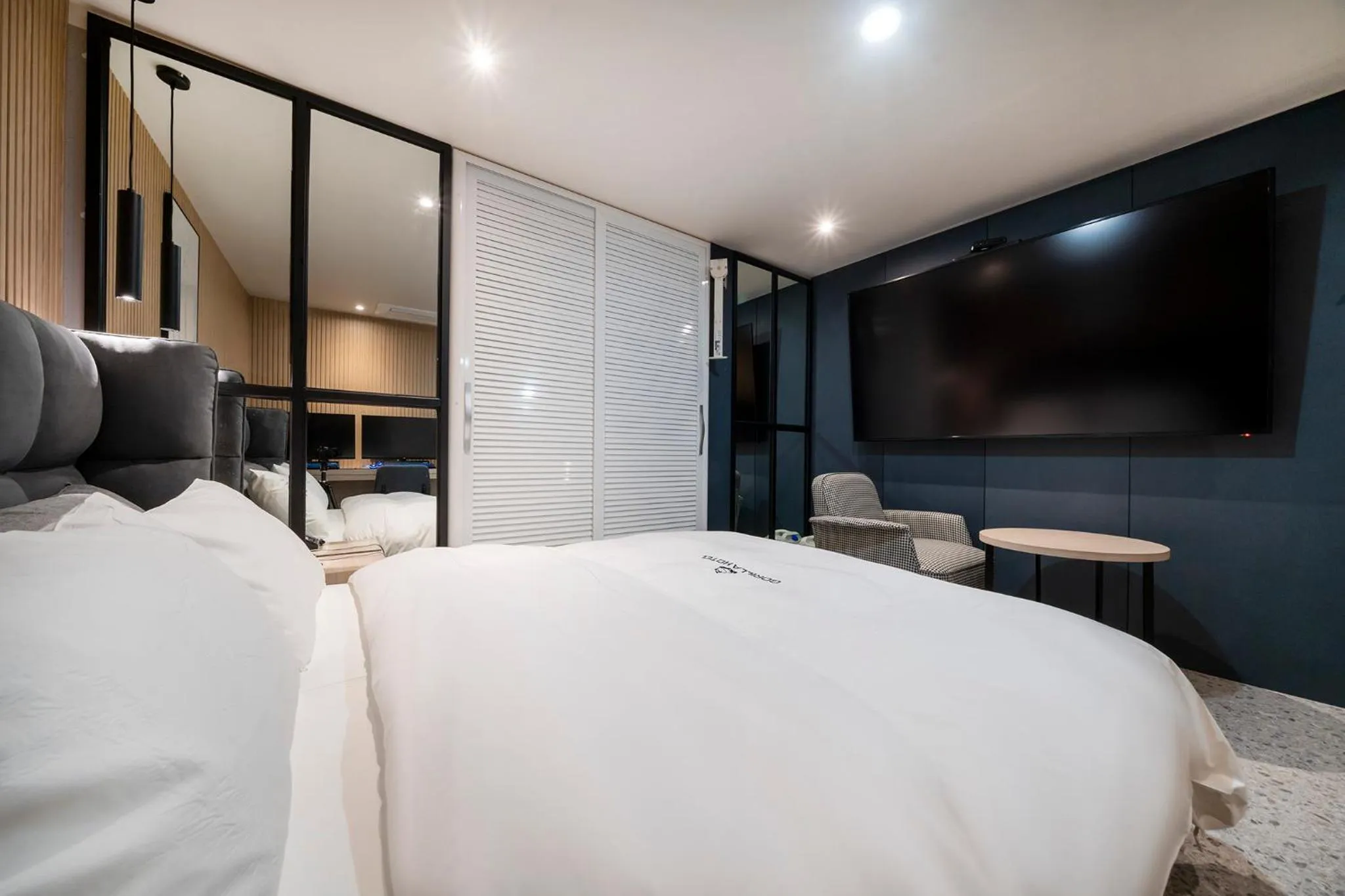 Bed in Gorilla Hotel