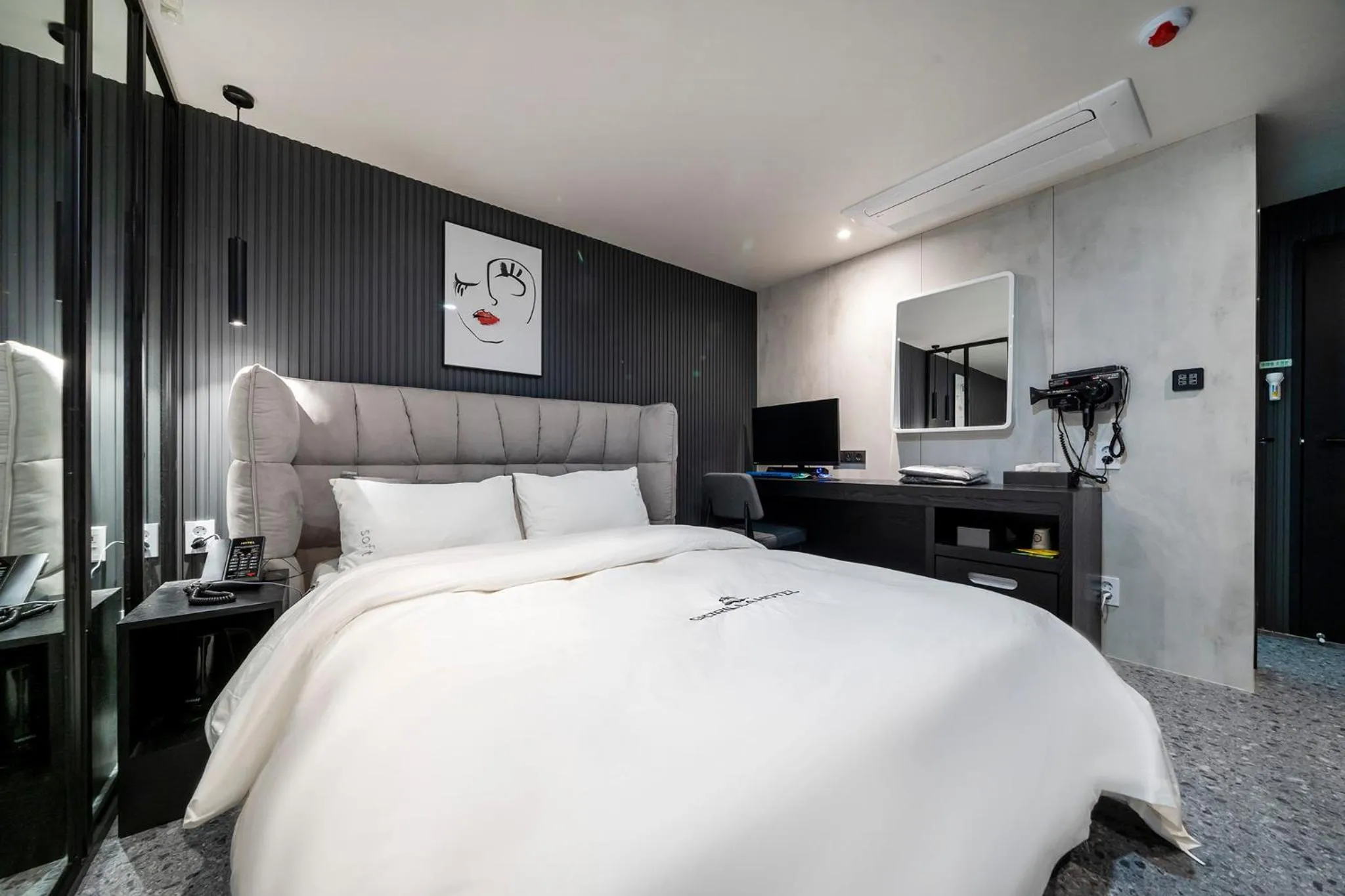 Bed in Gorilla Hotel