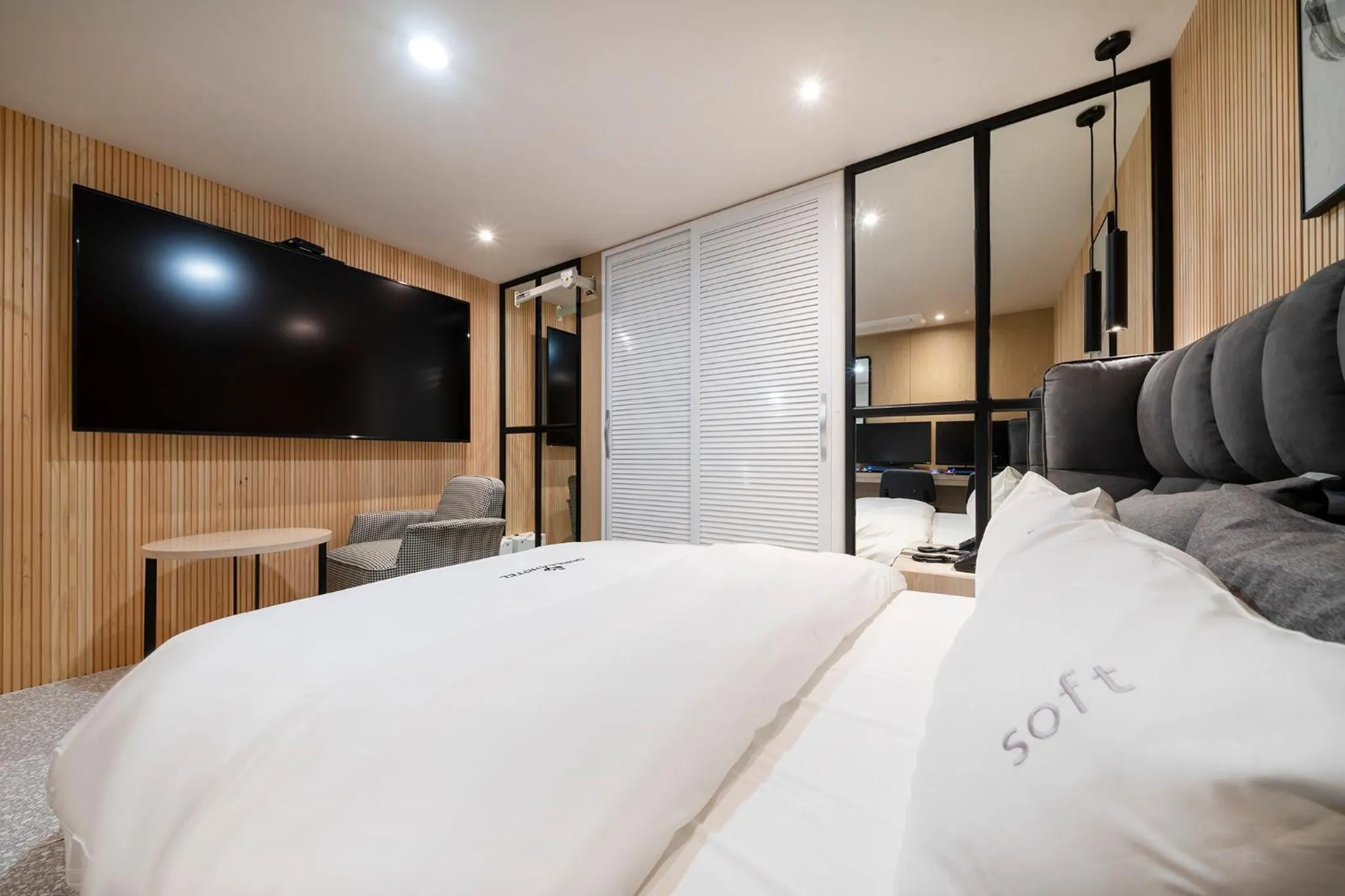 Bed in Gorilla Hotel