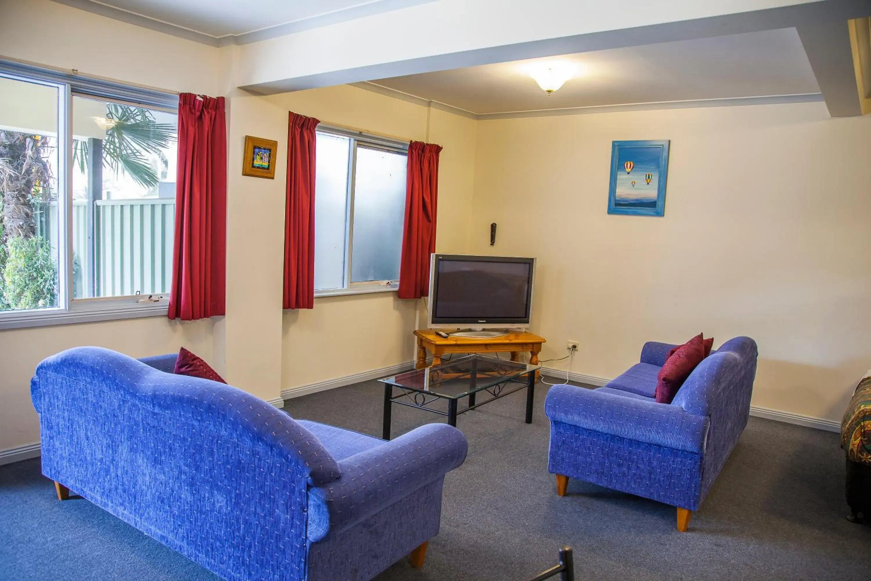One-Bedroom Apartment in Cherry Lane Apartments One-Bedroom Apartment in Cherry Lane Apartments