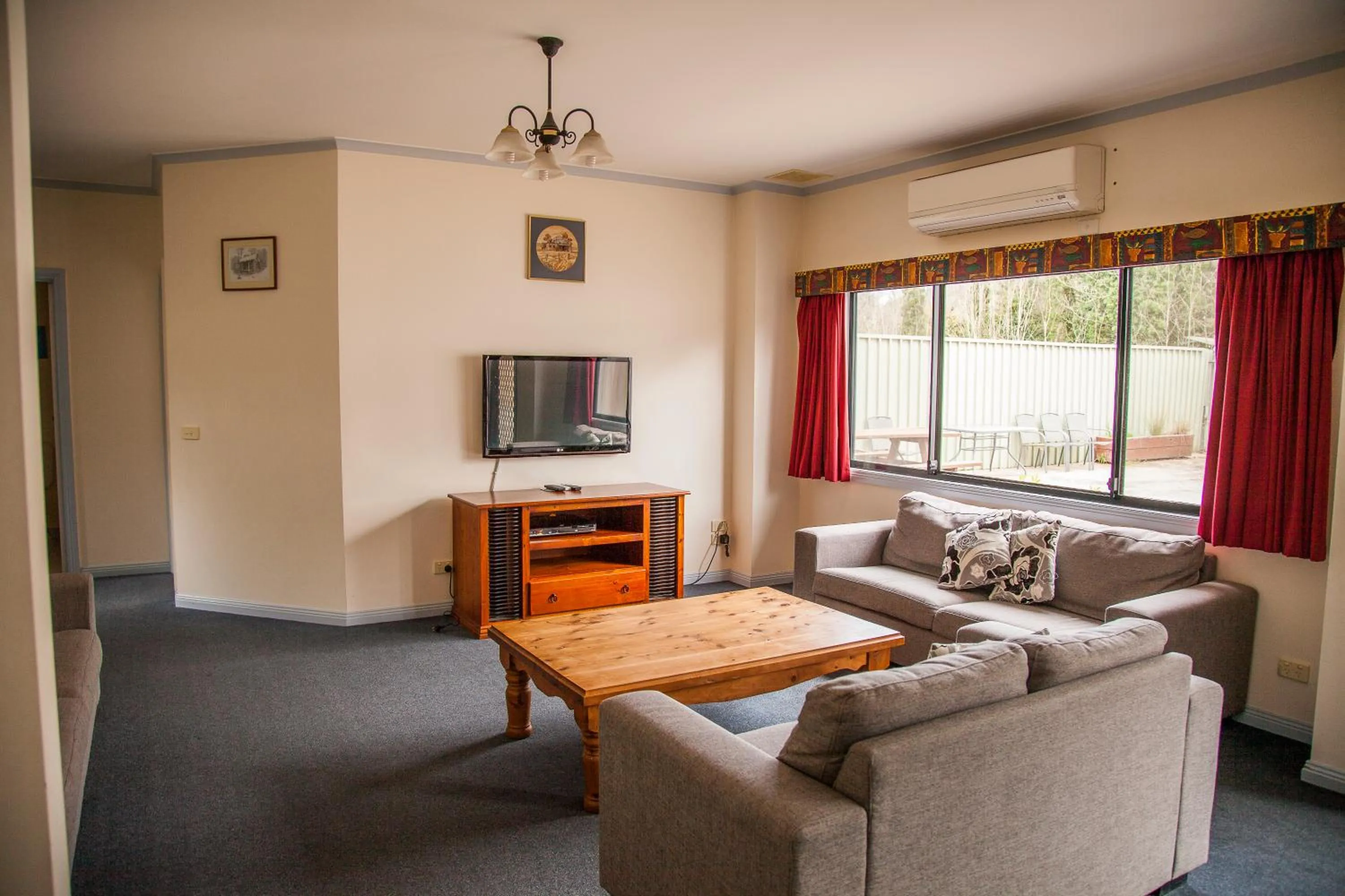 Three-Bedroom Apartment in Cherry Lane Apartments