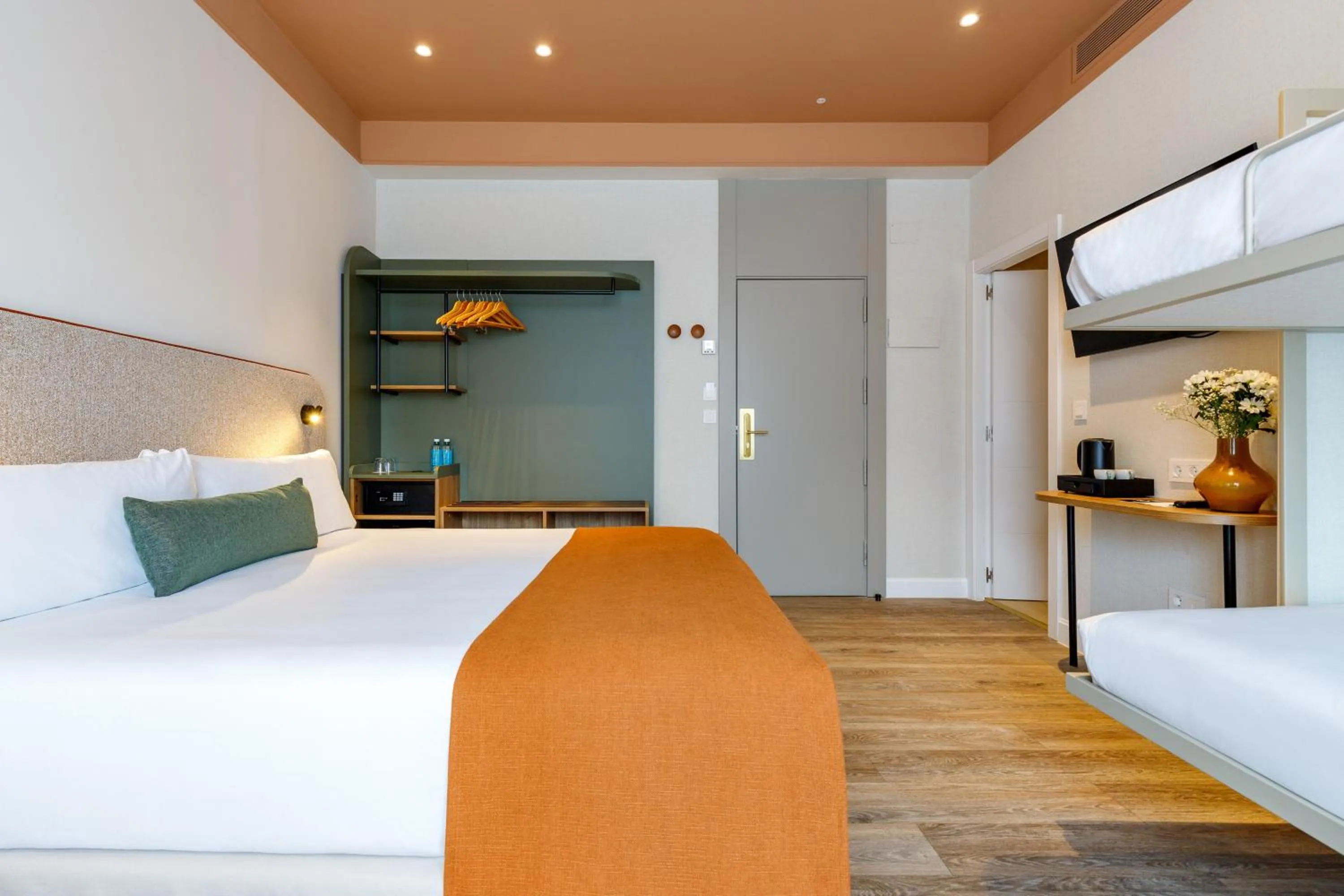 Bed in Petit Palace Puerta del Sol