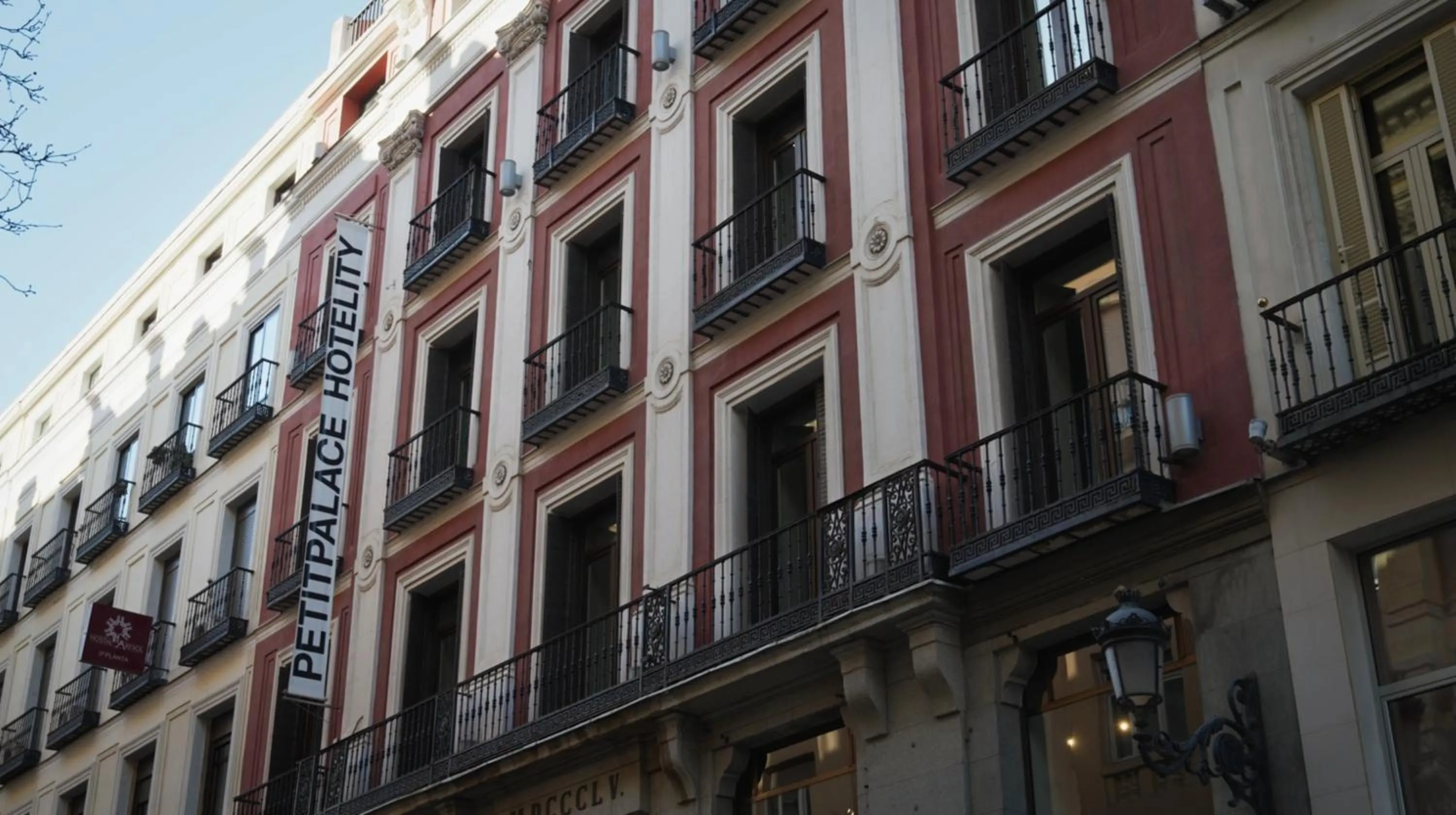 Facade/entrance in Petit Palace Puerta del Sol