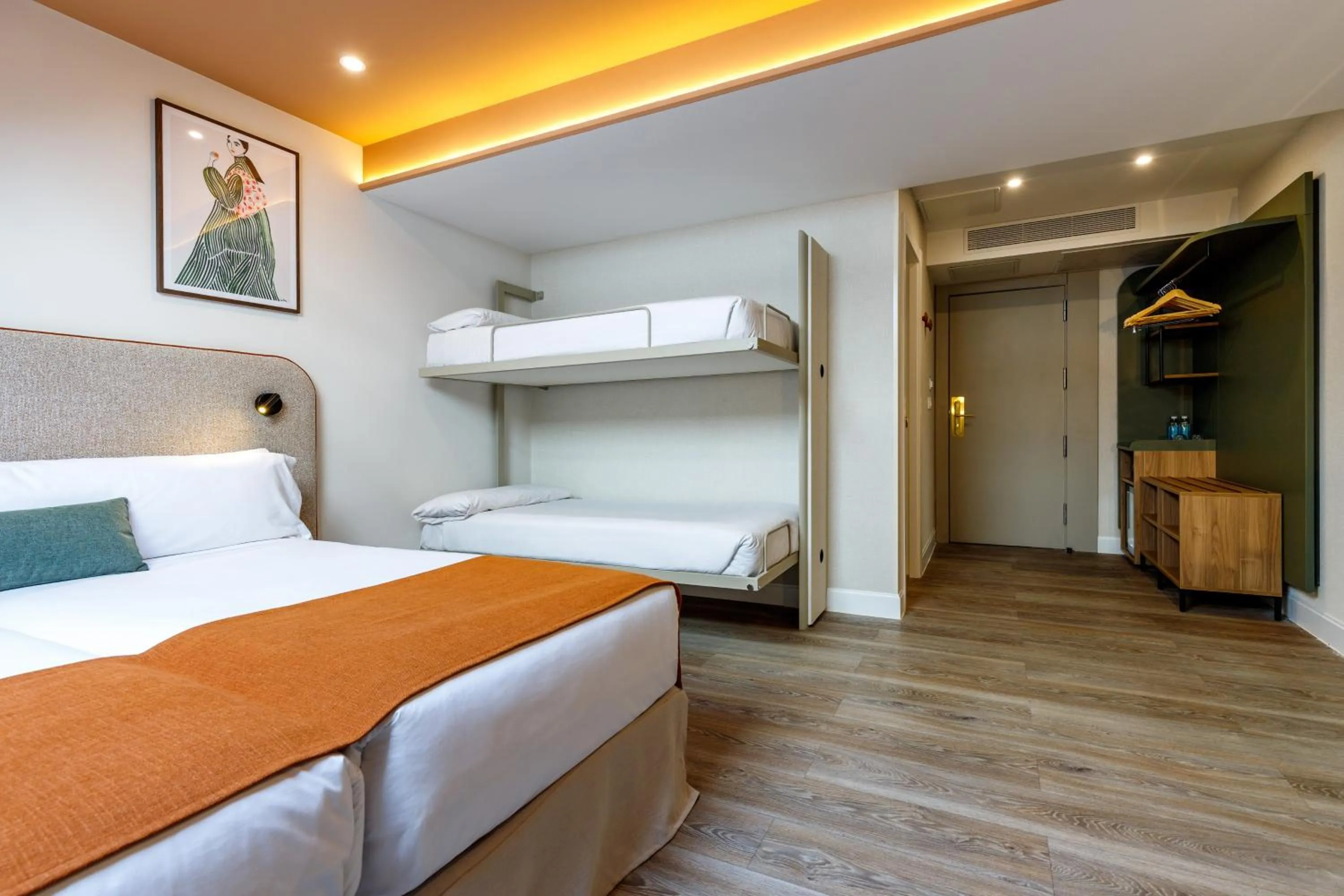 Bed in Petit Palace Puerta del Sol