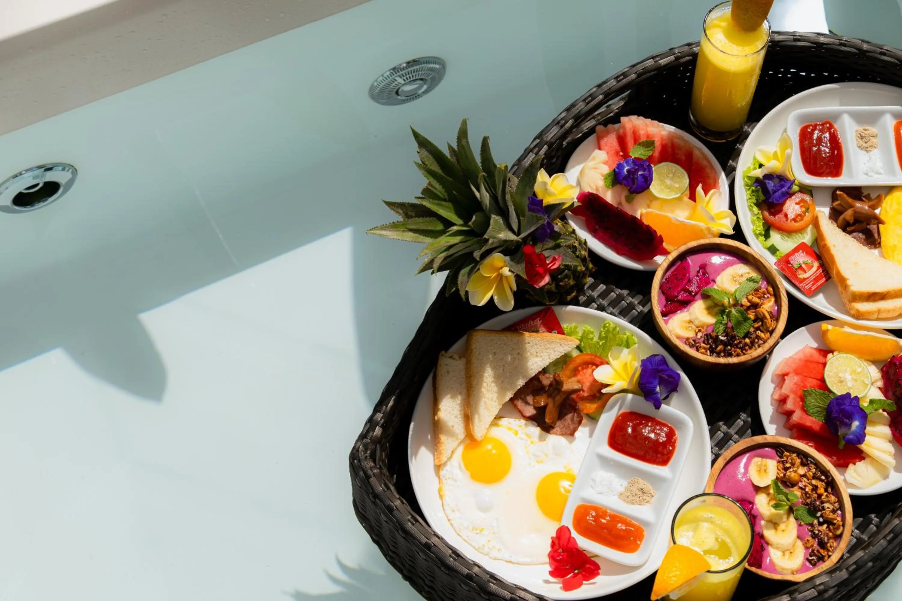 Food and drinks in Bobocabin Ubud, Bali