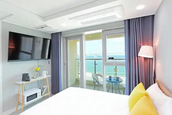 Balcony/Terrace, Bed in SoTA Collection The Terrace