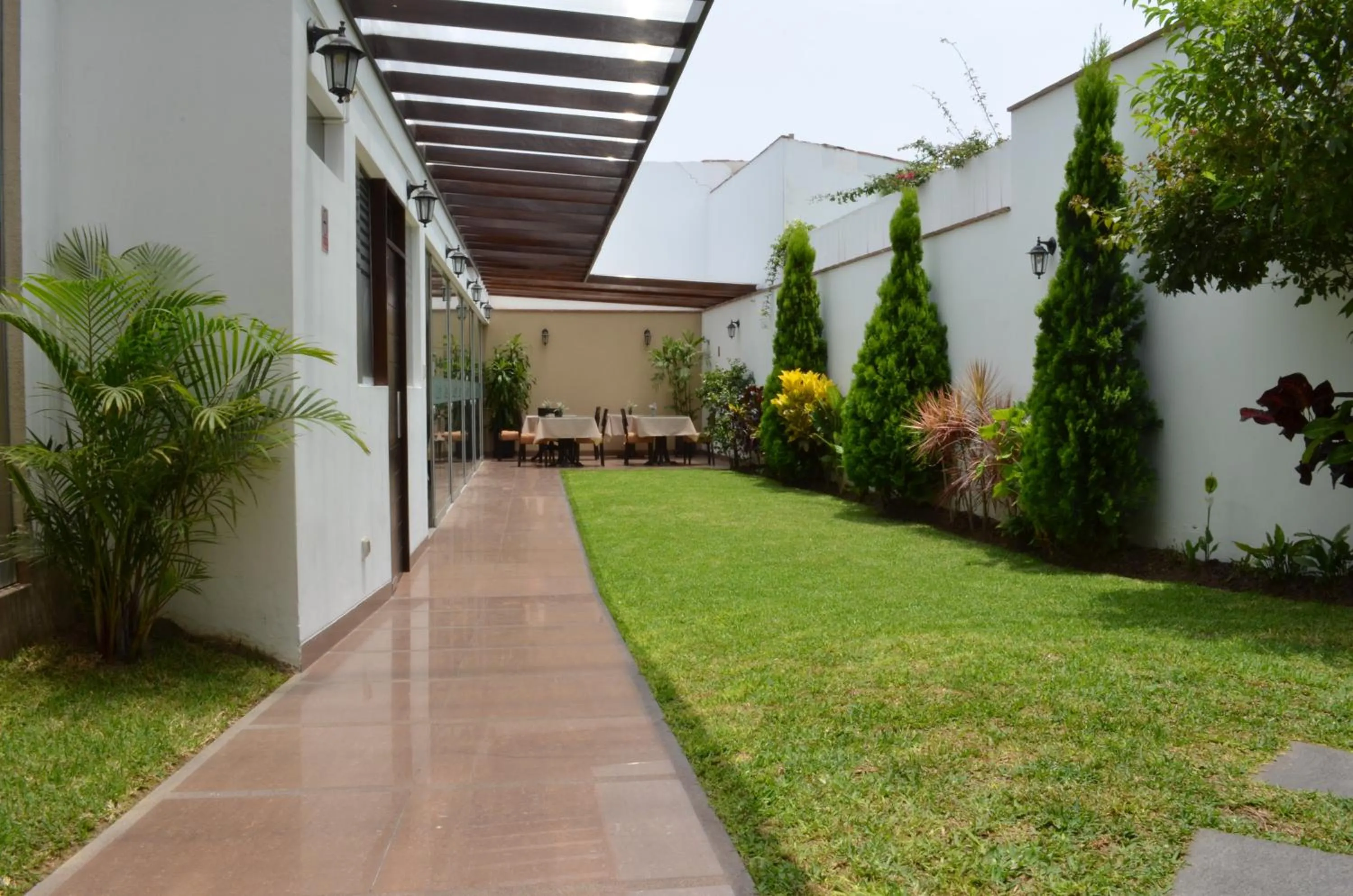 Restaurant/places to eat in El Tambo 1