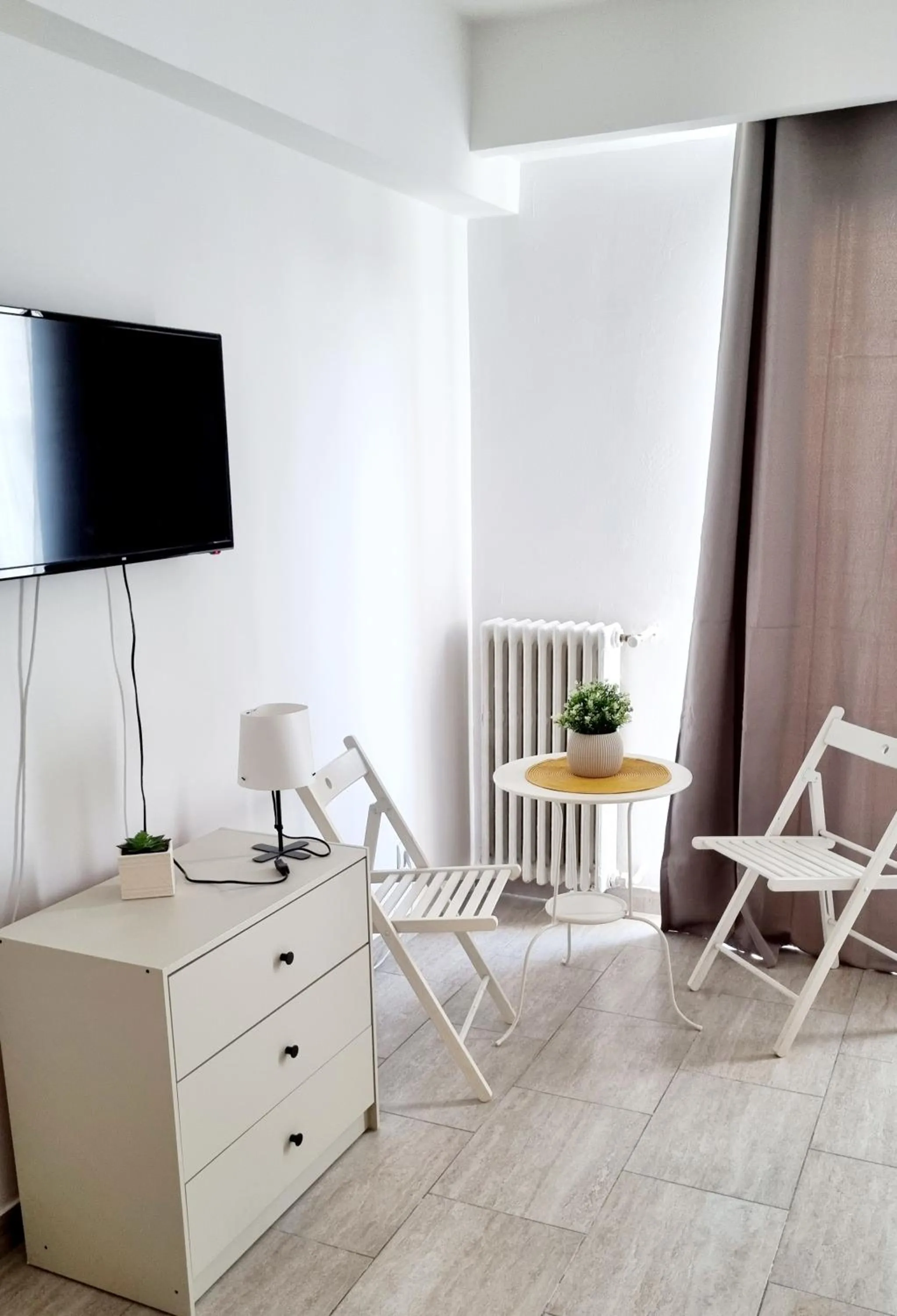 Seating area in Studio Central Exer III