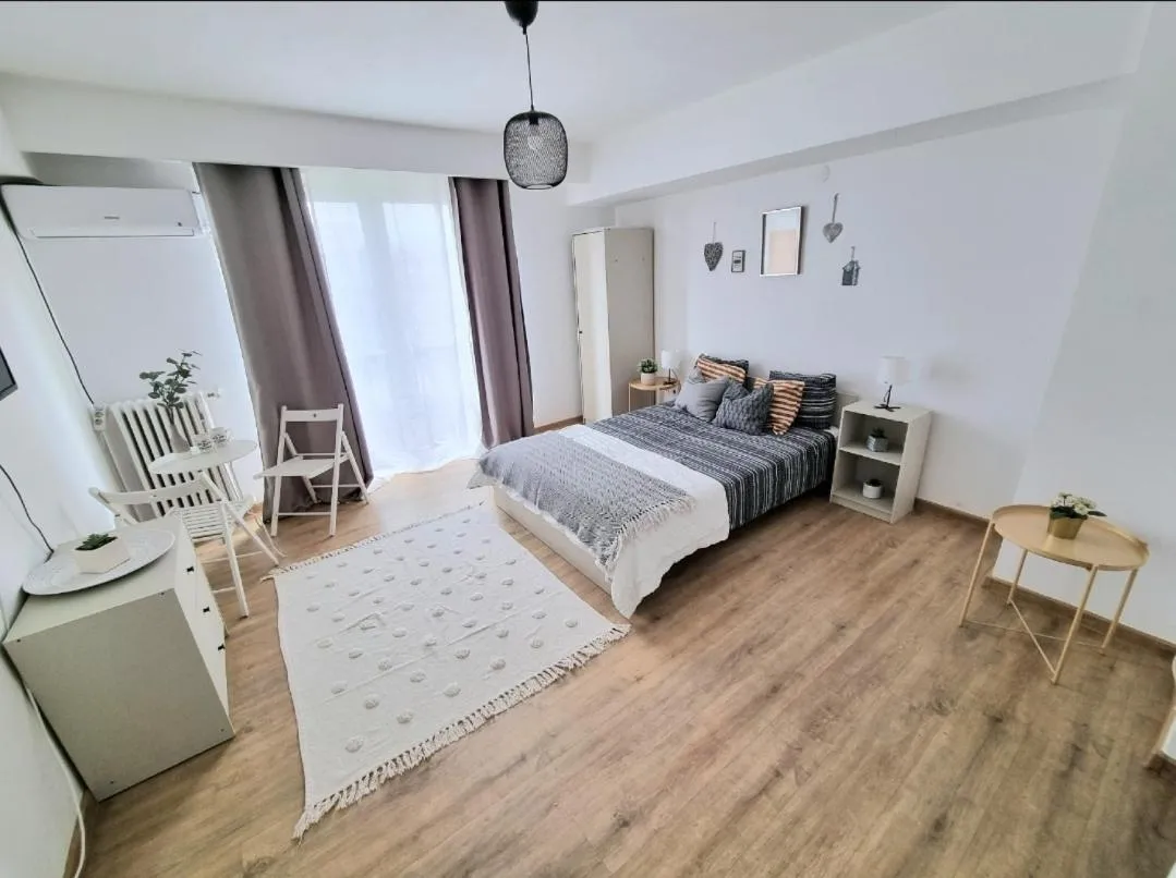 Bed in Studio Central Exer III