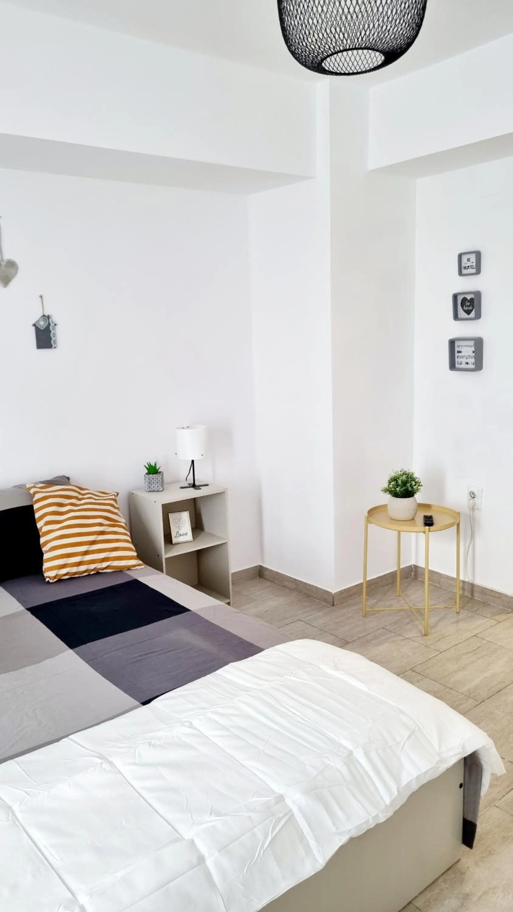 Bed in Studio Central Exer III