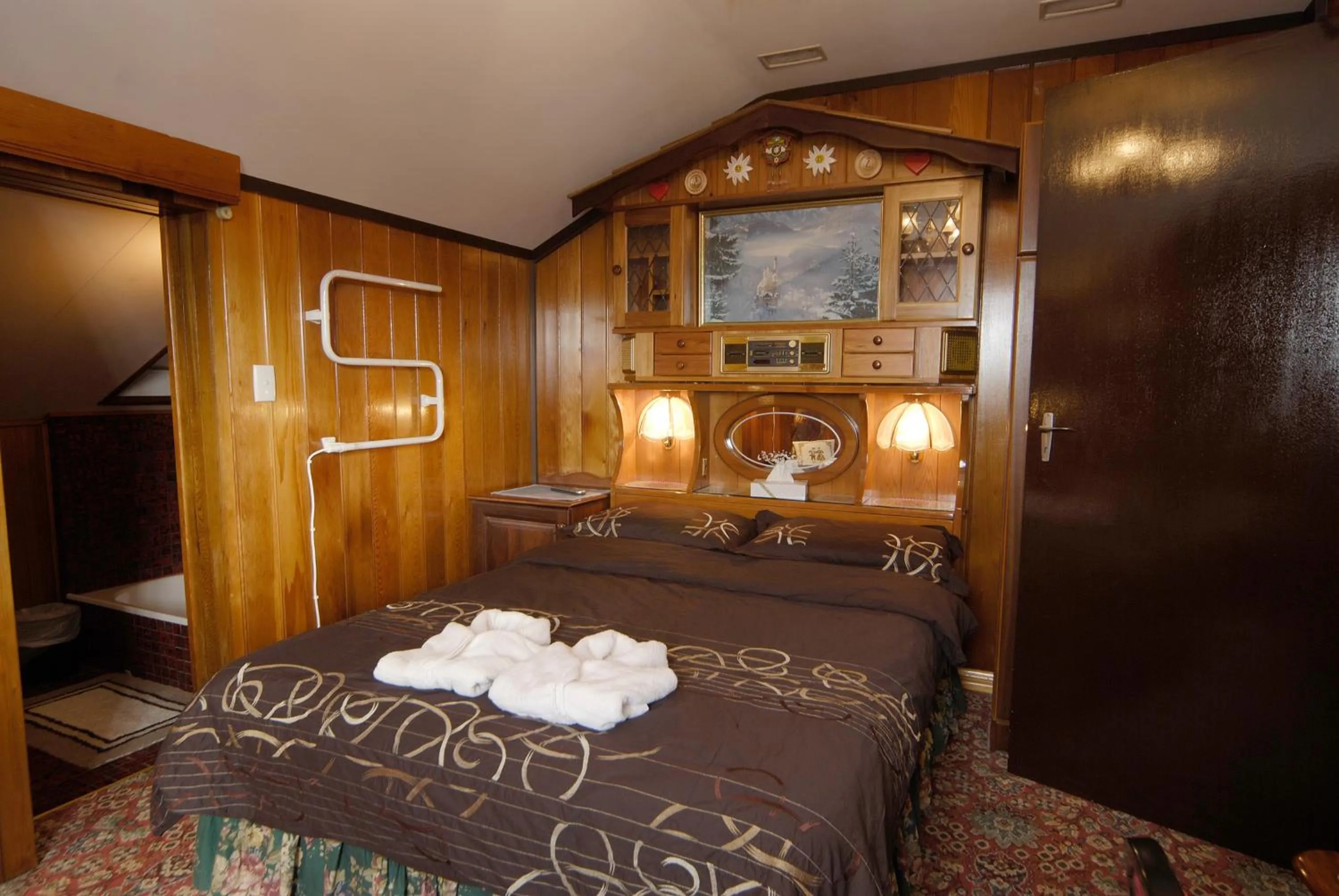 Bedroom, Bed in Karelia Alpine Lodge