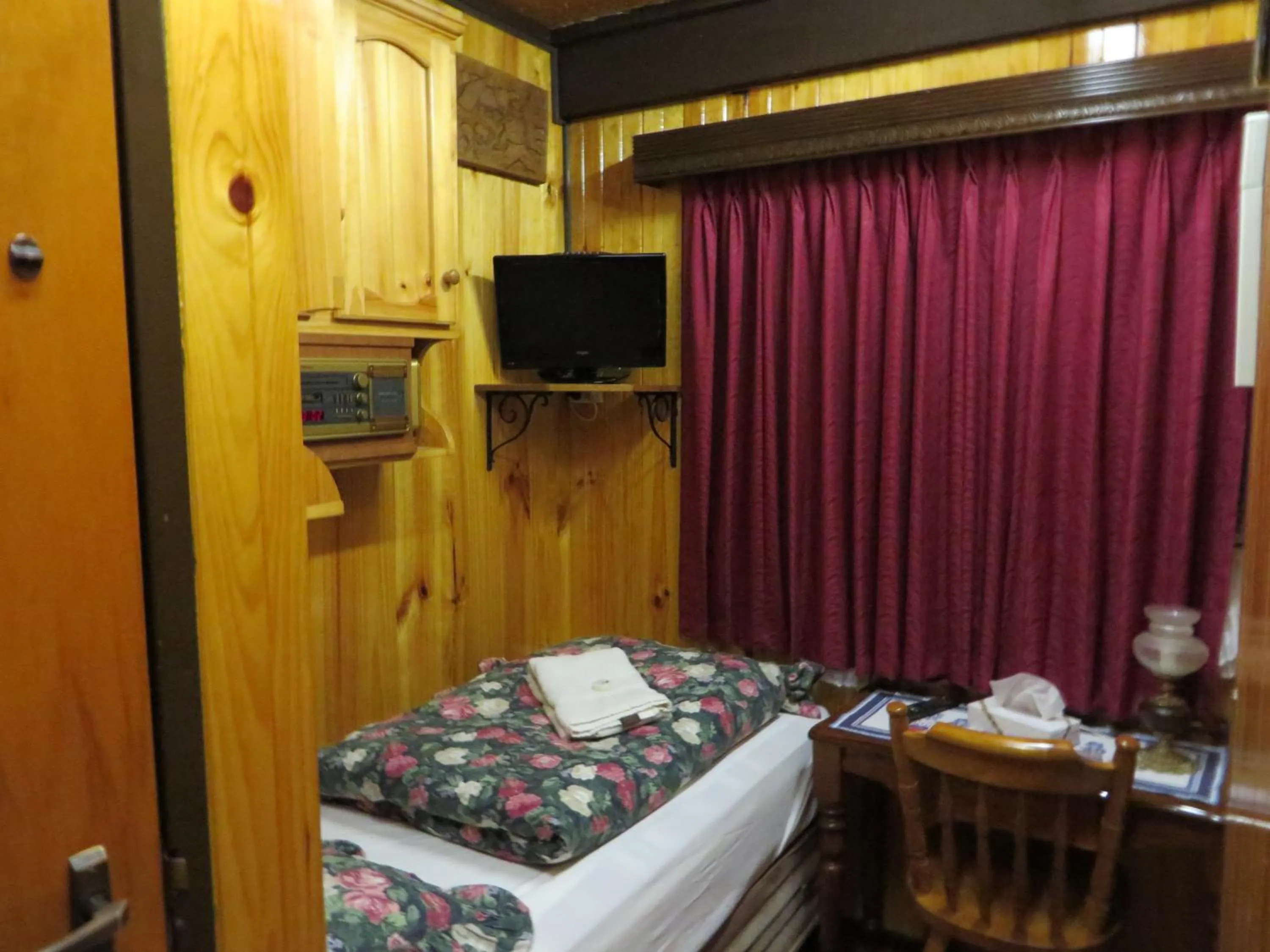 Bedroom, Bed in Karelia Alpine Lodge