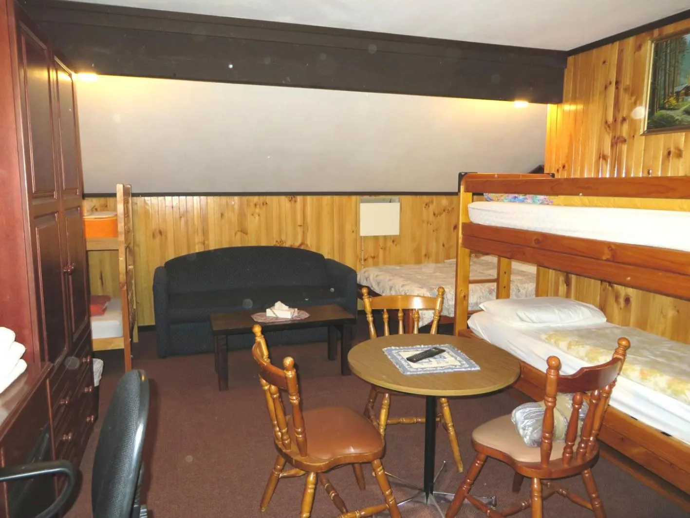 bunk bed in Karelia Alpine Lodge