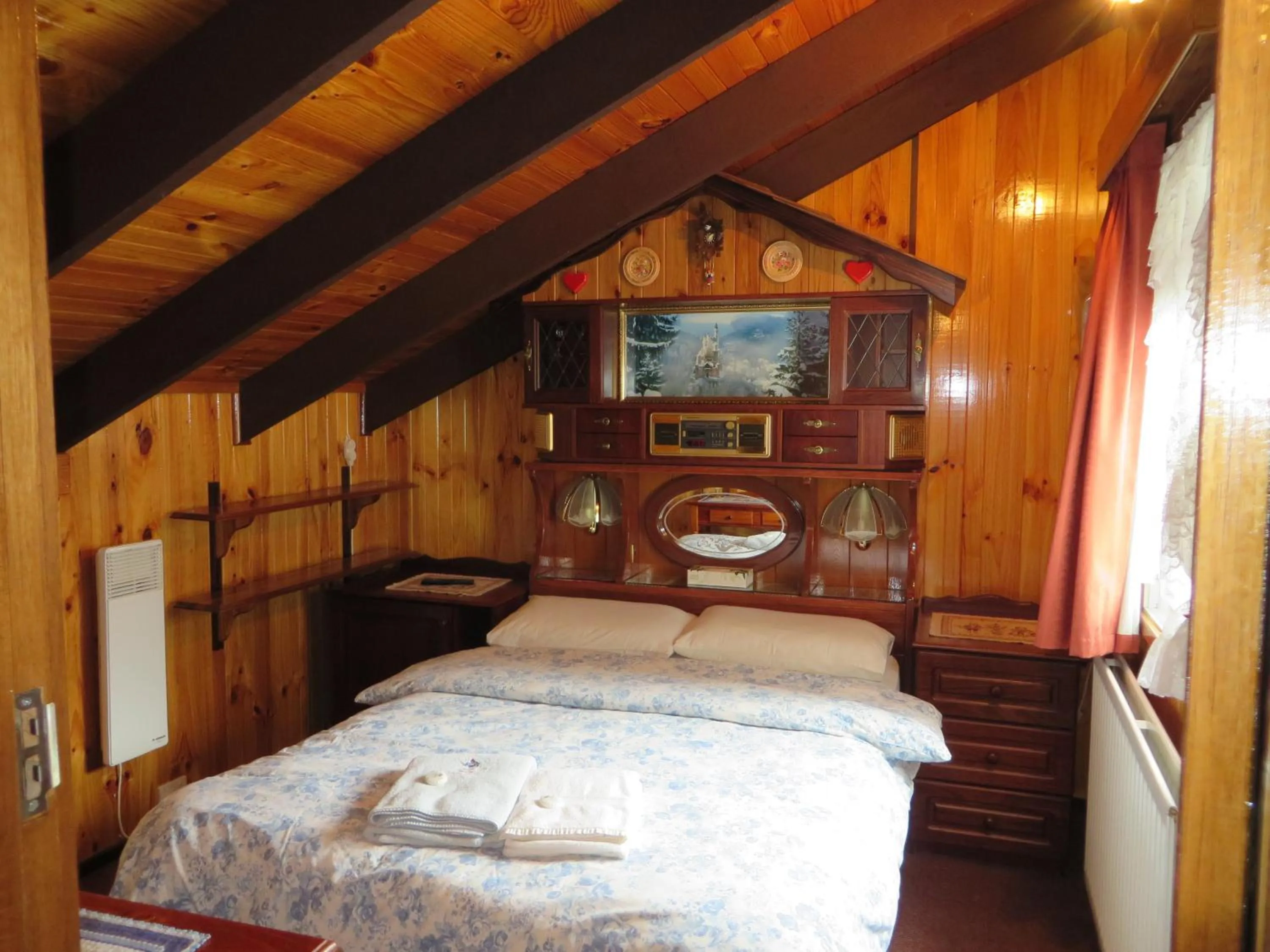 Bedroom, Bed in Karelia Alpine Lodge
