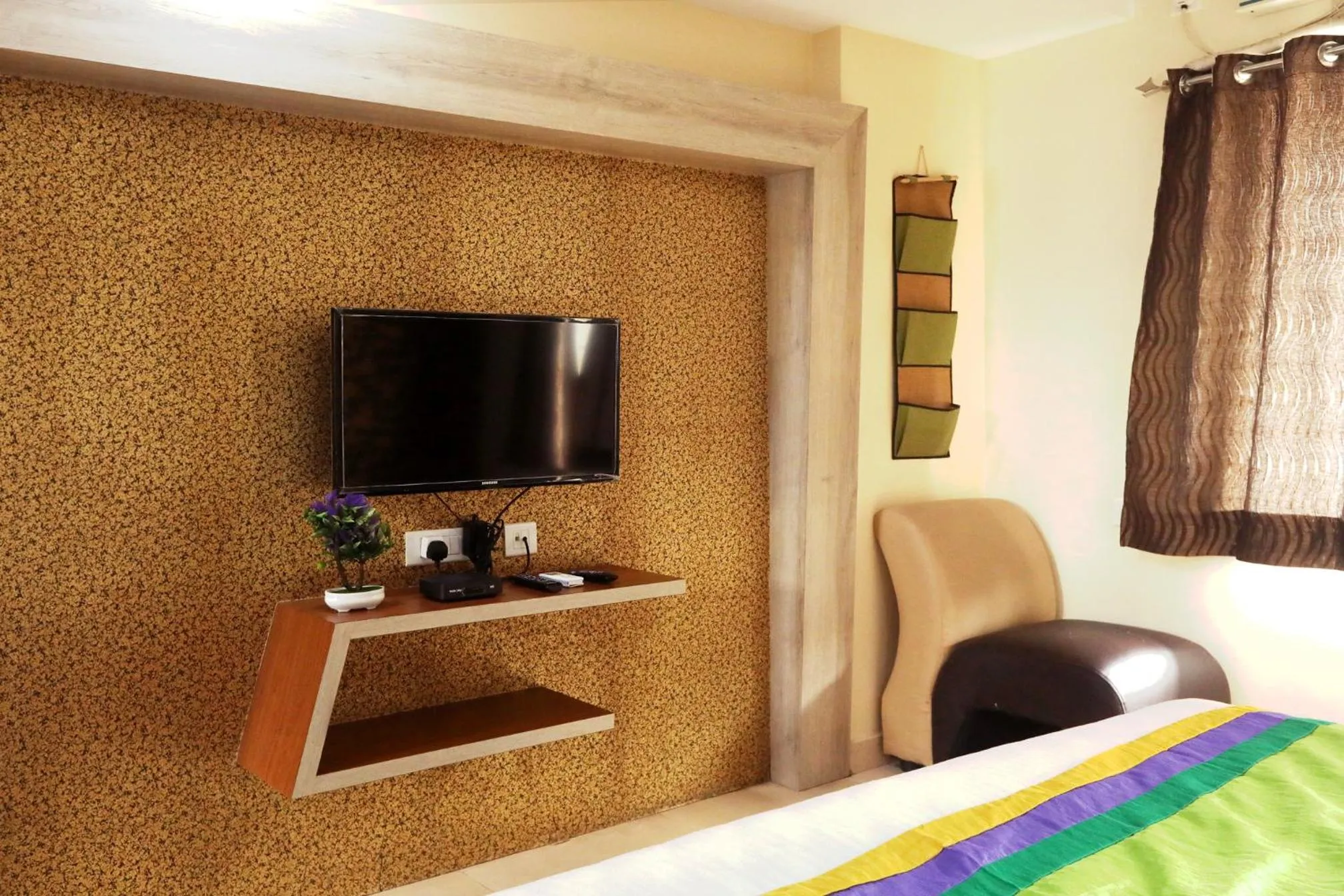 TV and multimedia in Sekaran Hotel OMR