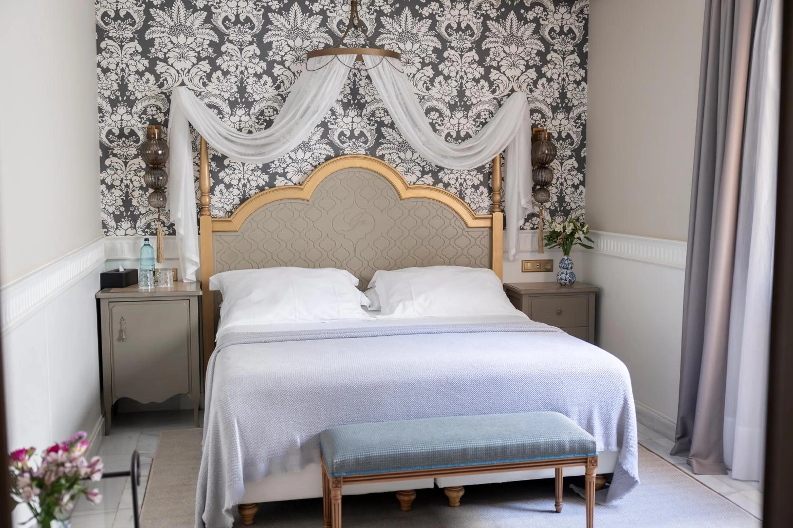 Bed in Hotel Gravina 51