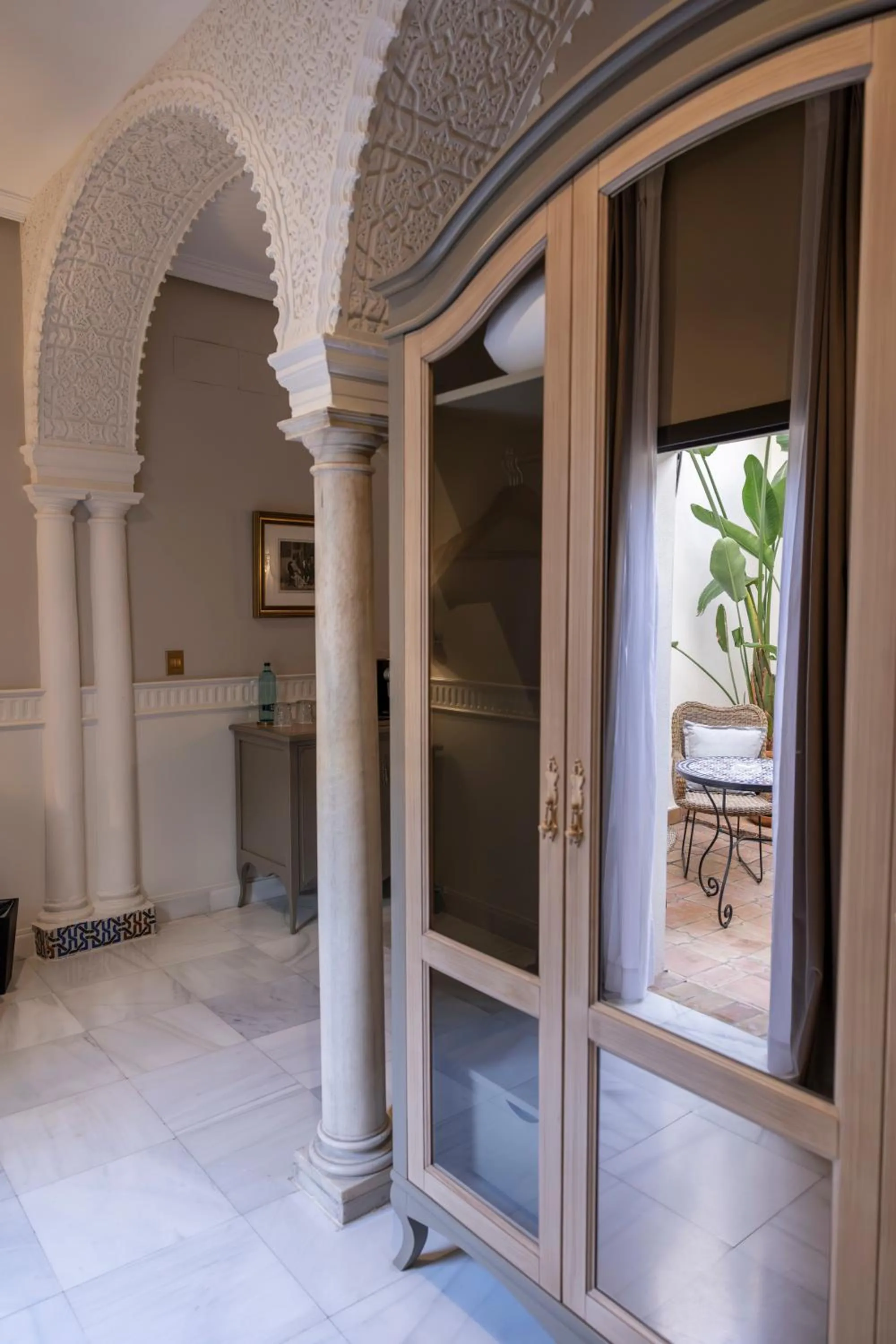 Patio in Hotel Gravina 51