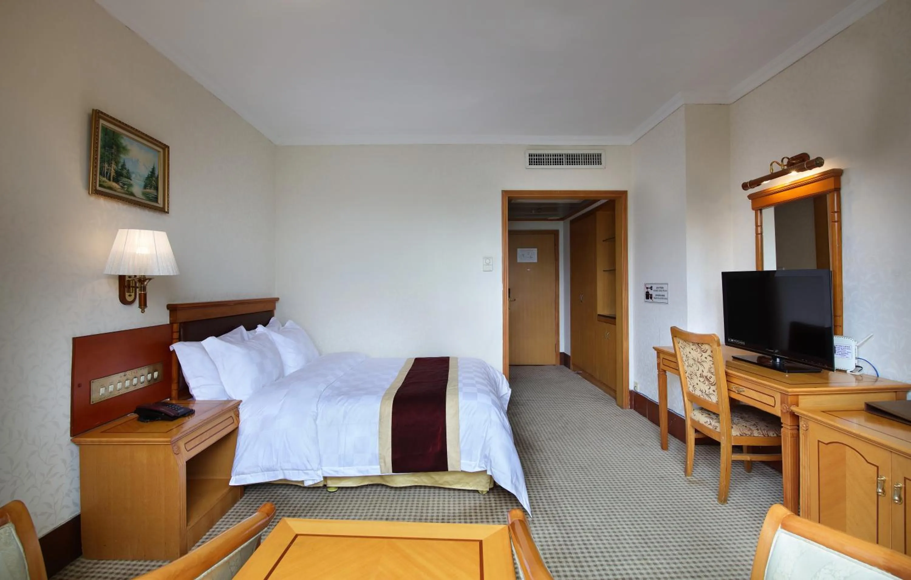 Decorative detail in Nanfang Dasha Hotel