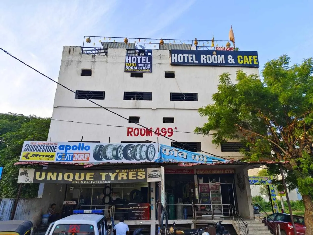 Facade/entrance in Hotel O by OYO CASTLE HOME STAY