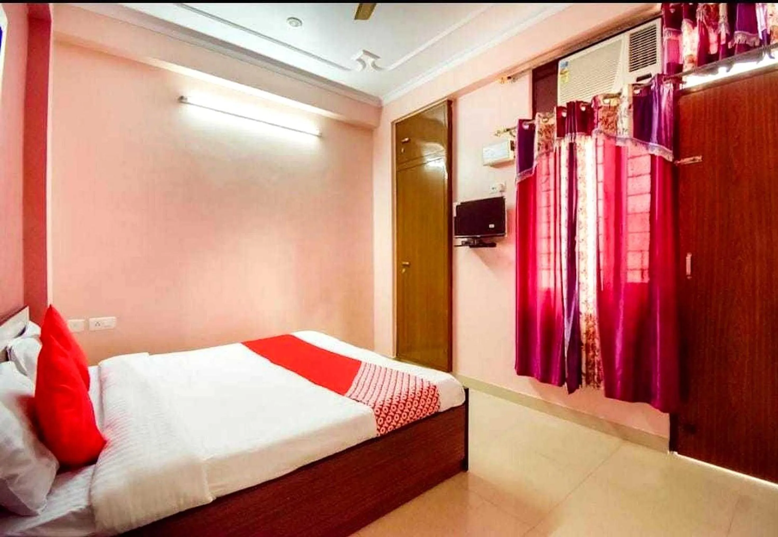 Bedroom, Bed in Hotel O by OYO CASTLE HOME STAY