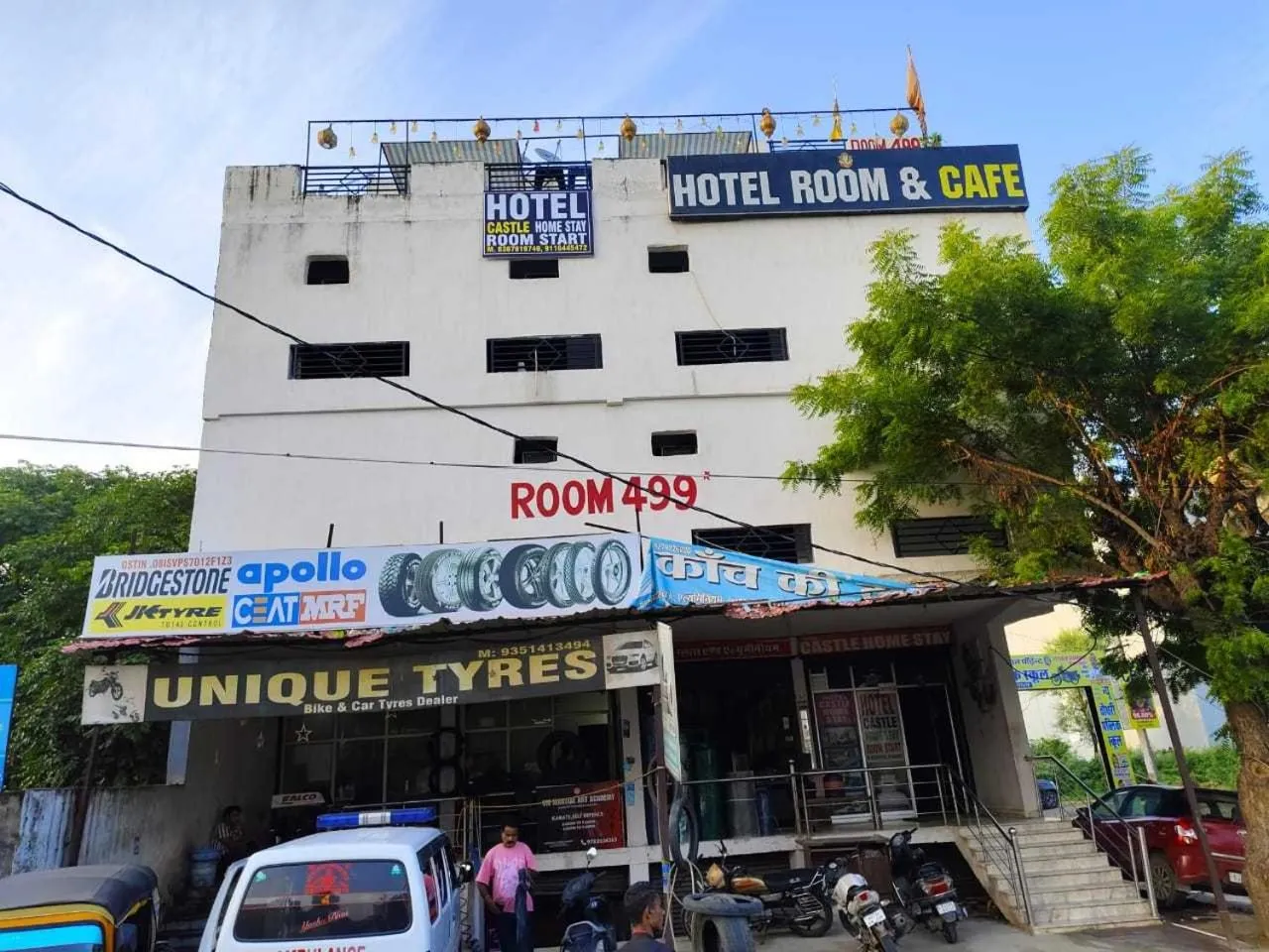 Facade/entrance in Hotel O by OYO CASTLE HOME STAY