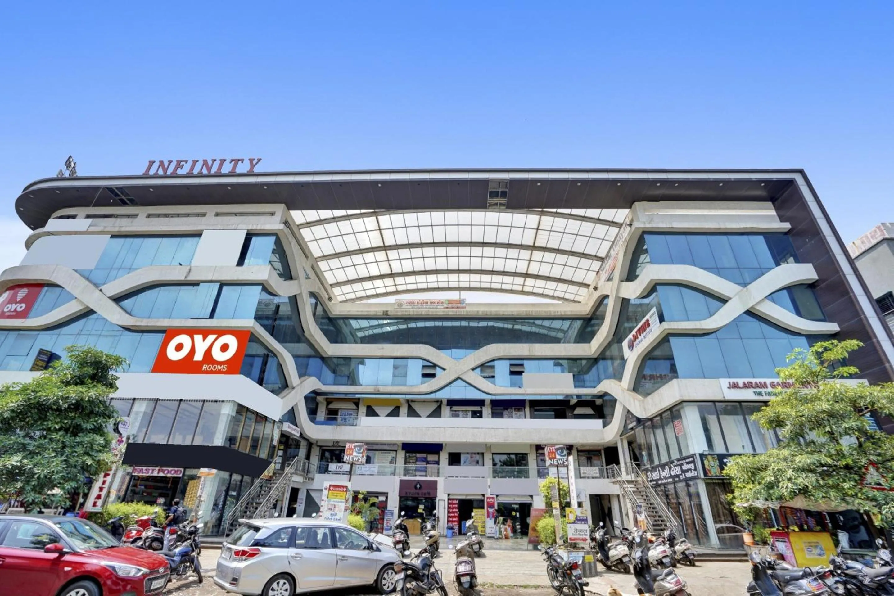 Facade/entrance in Hotel O Infinity