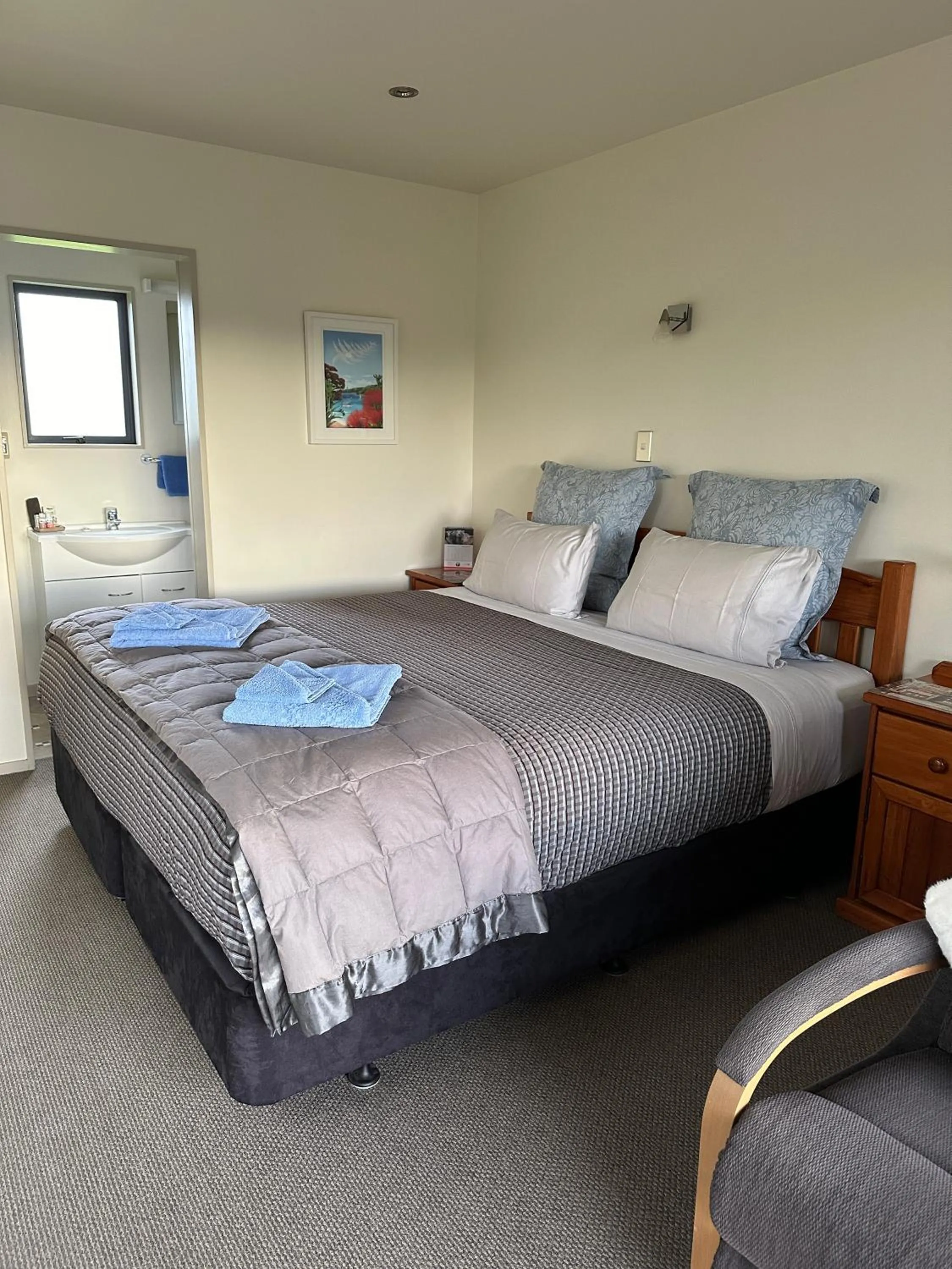 Bed in Bluebell Lodge and Cottage