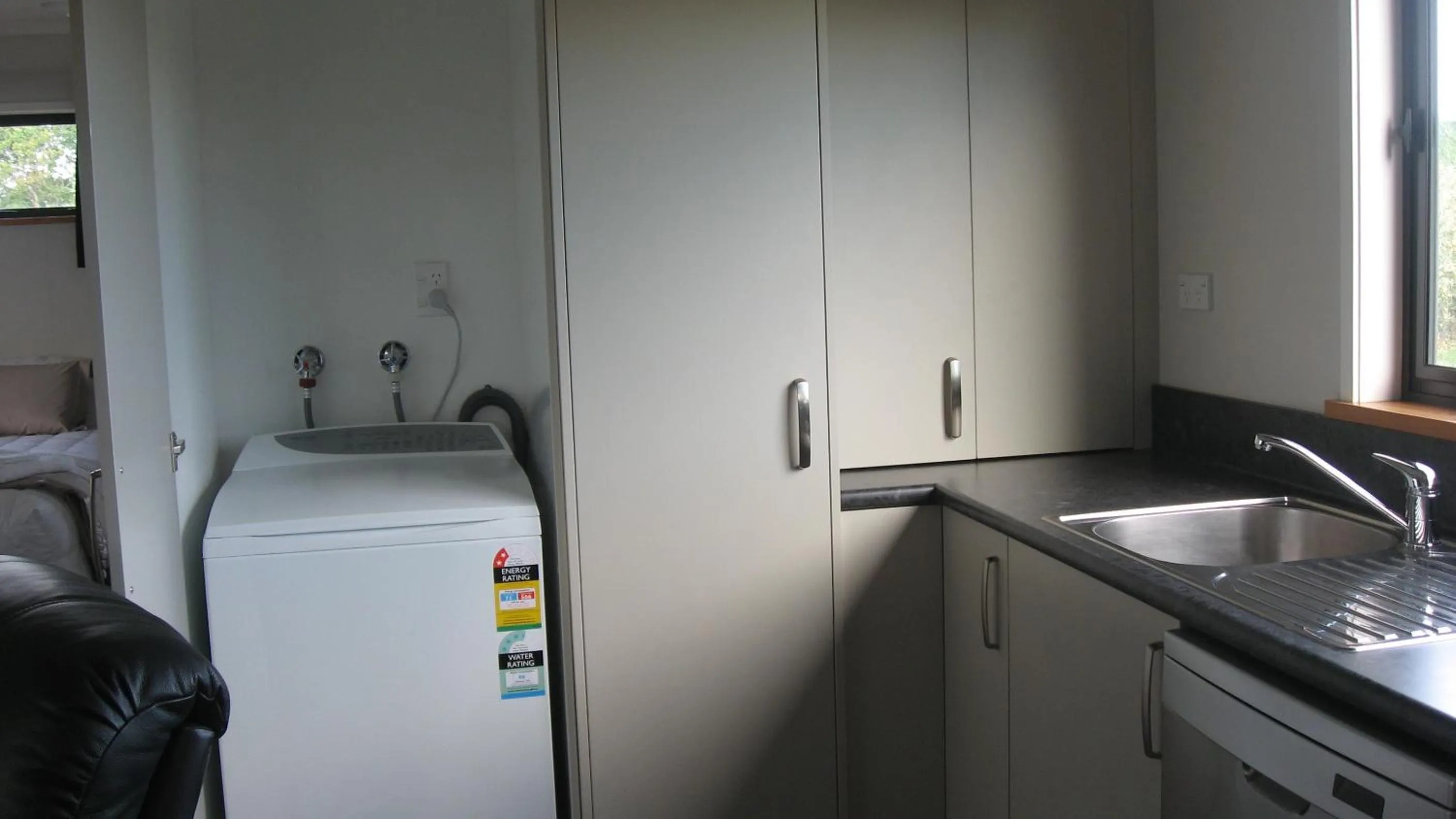 Kitchen or kitchenette in Bluebell Lodge and Cottage