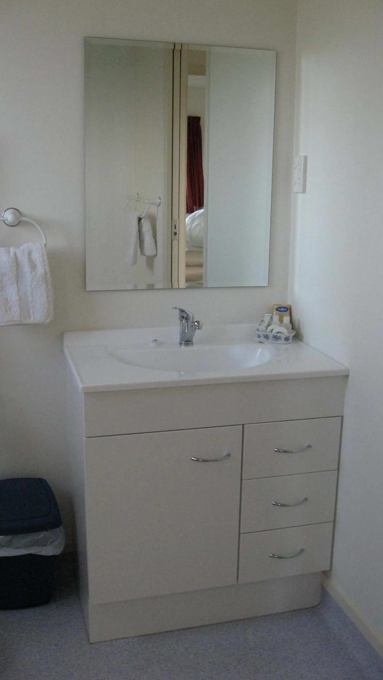 Bathroom in Bluebell Lodge and Cottage