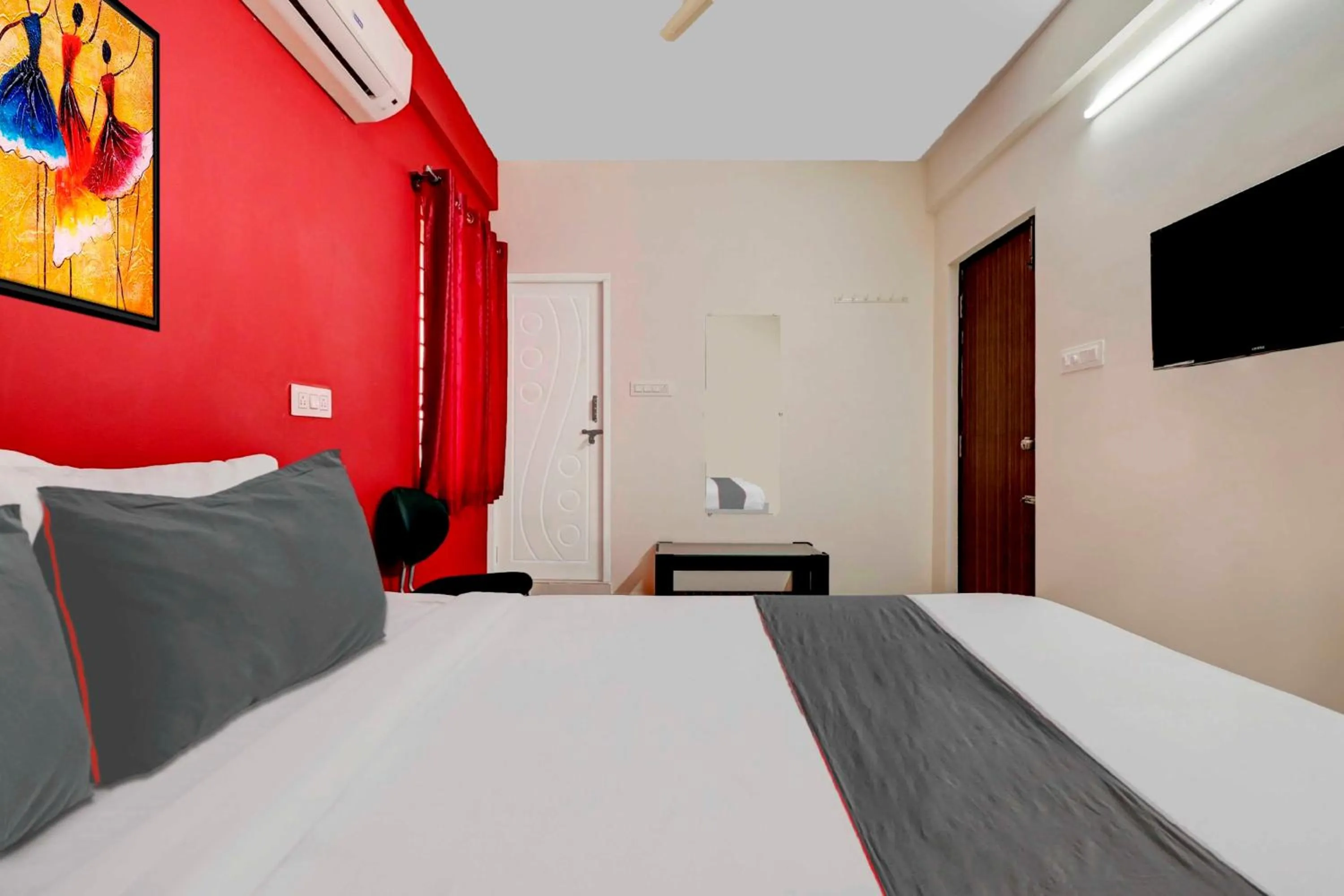 Bedroom, Bed in Super Collection O Olive