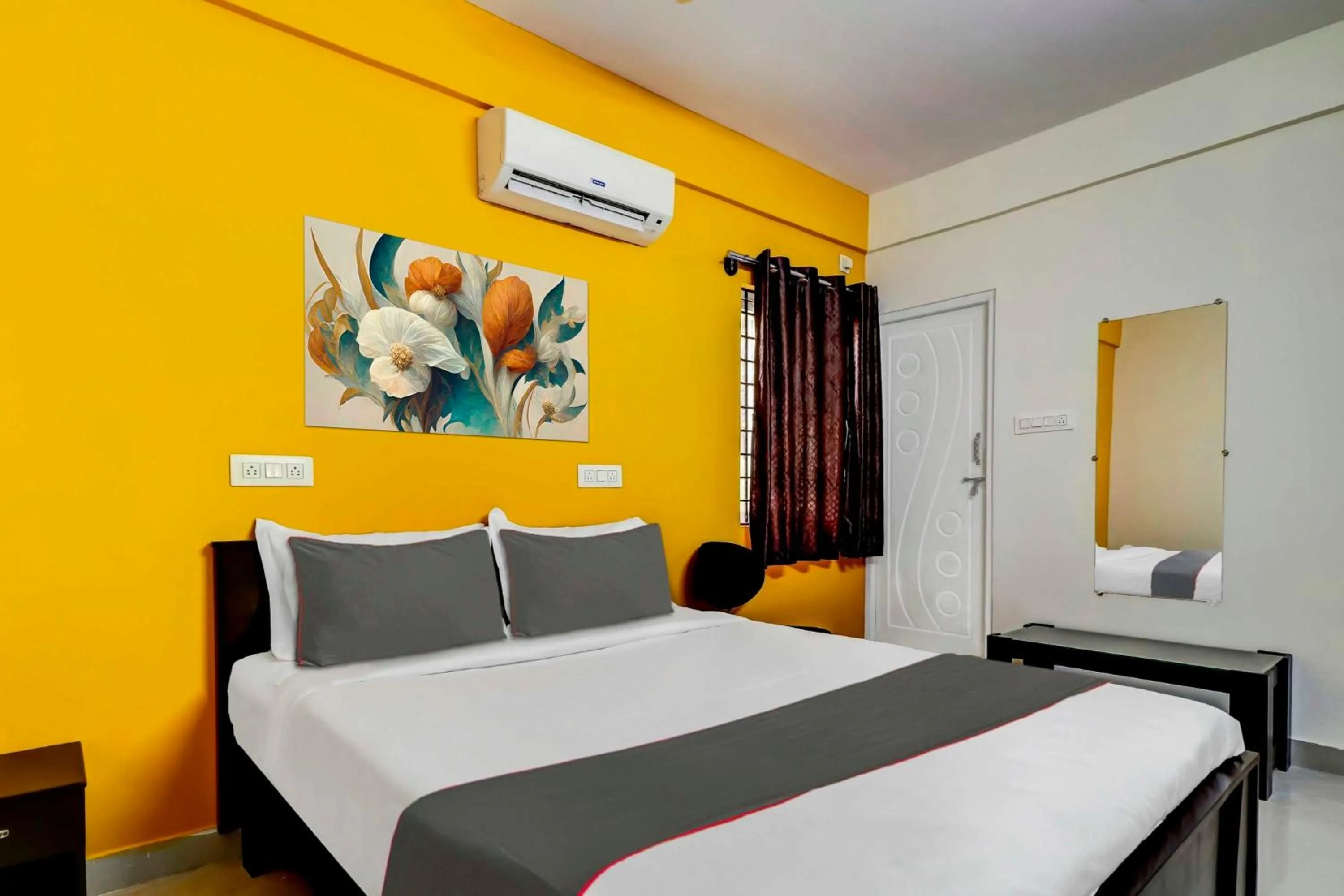 Bedroom, Bed in Super Collection O Olive