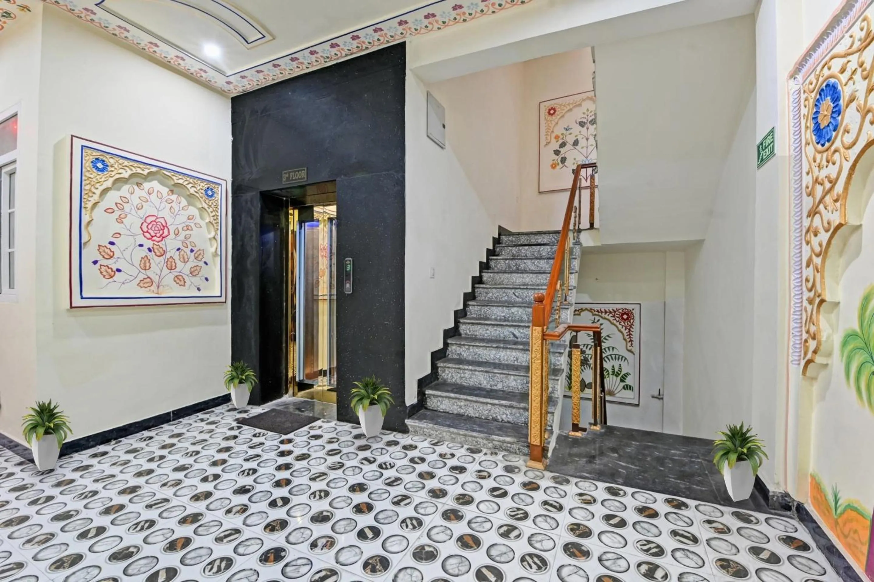 Lobby or reception in Hotel O by OYO Imperial Palace