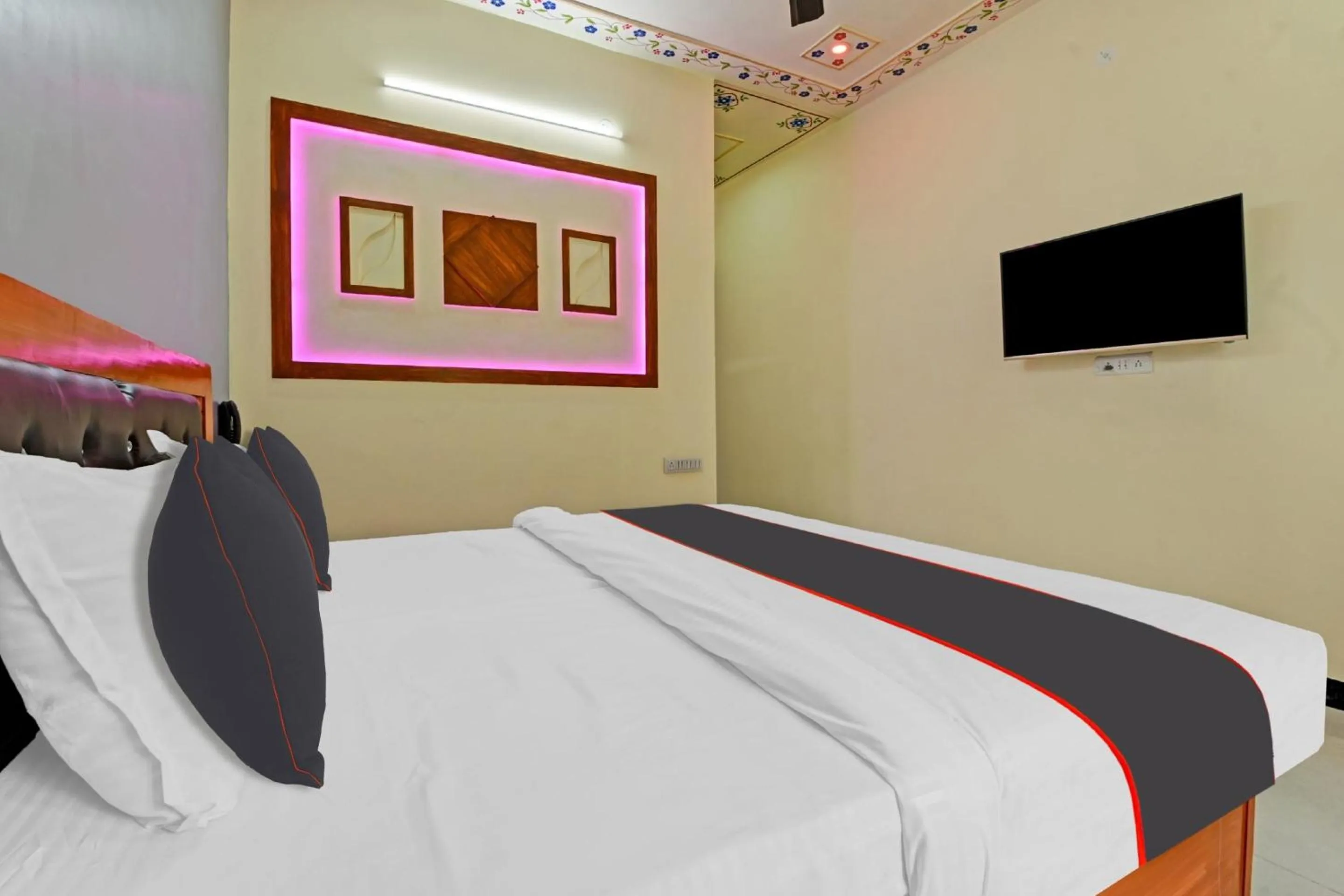 Bedroom, Bed in Hotel O by OYO Imperial Palace