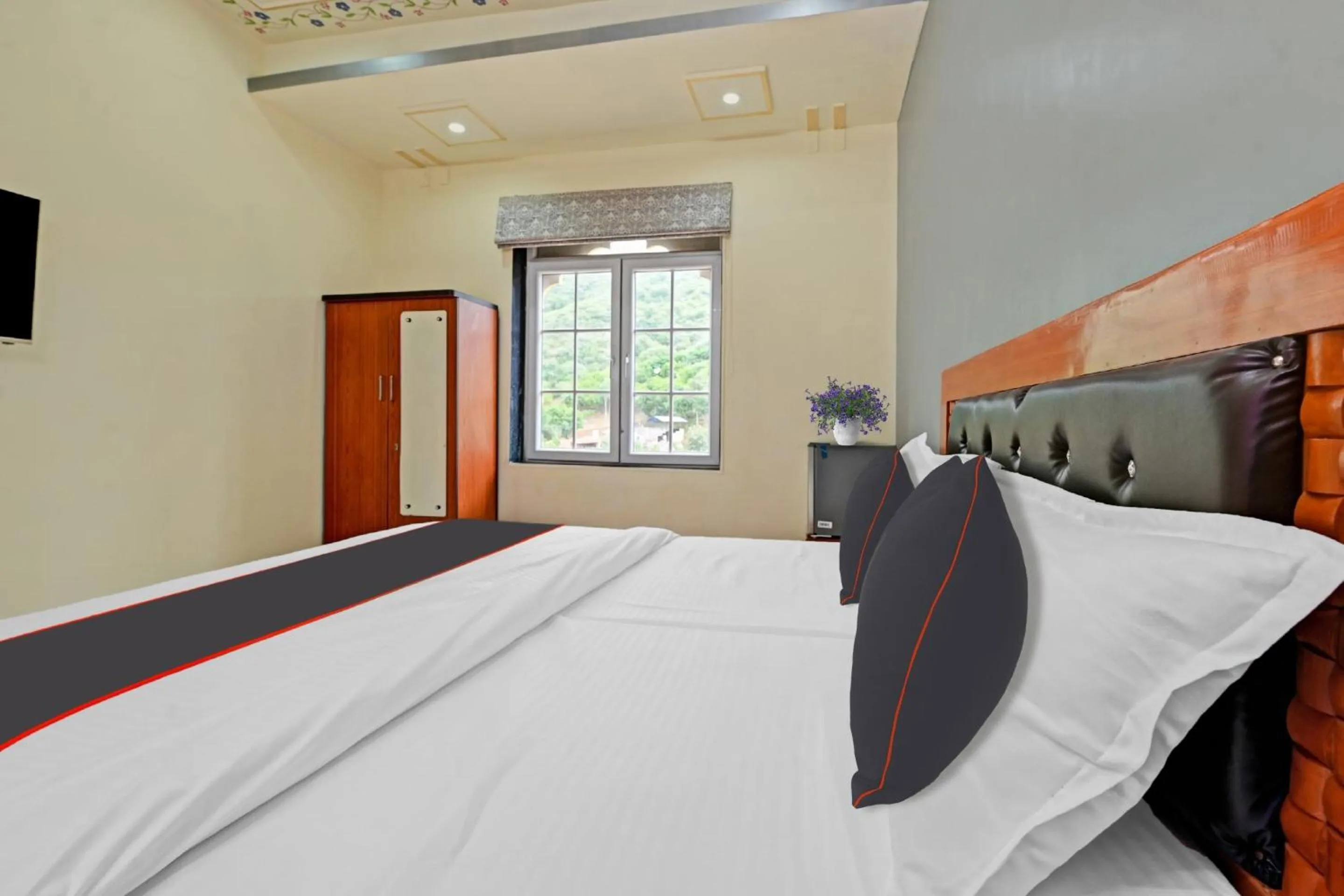 Bedroom, Bed in Hotel O by OYO Imperial Palace