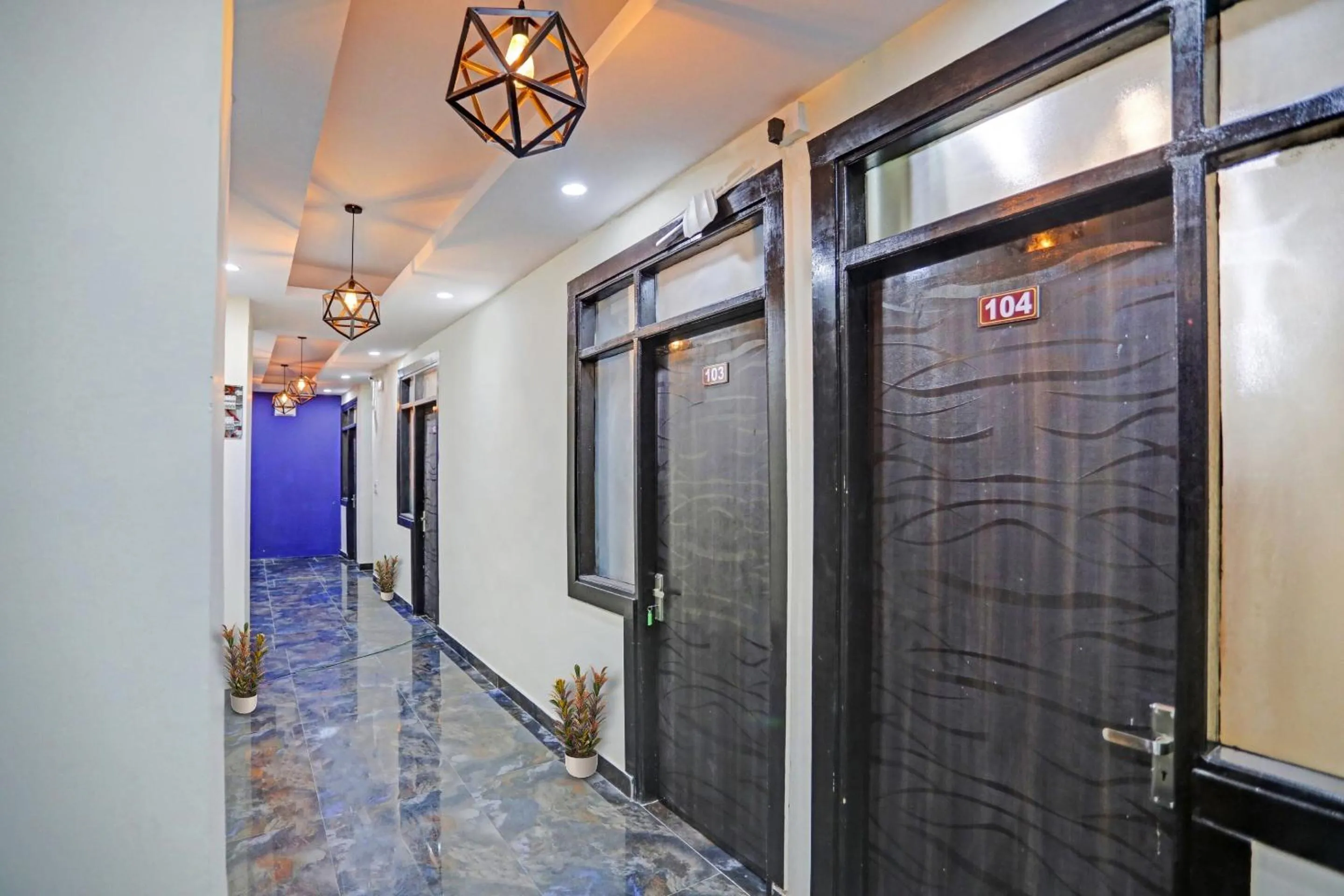Facade/entrance in Hotel O Sunshine