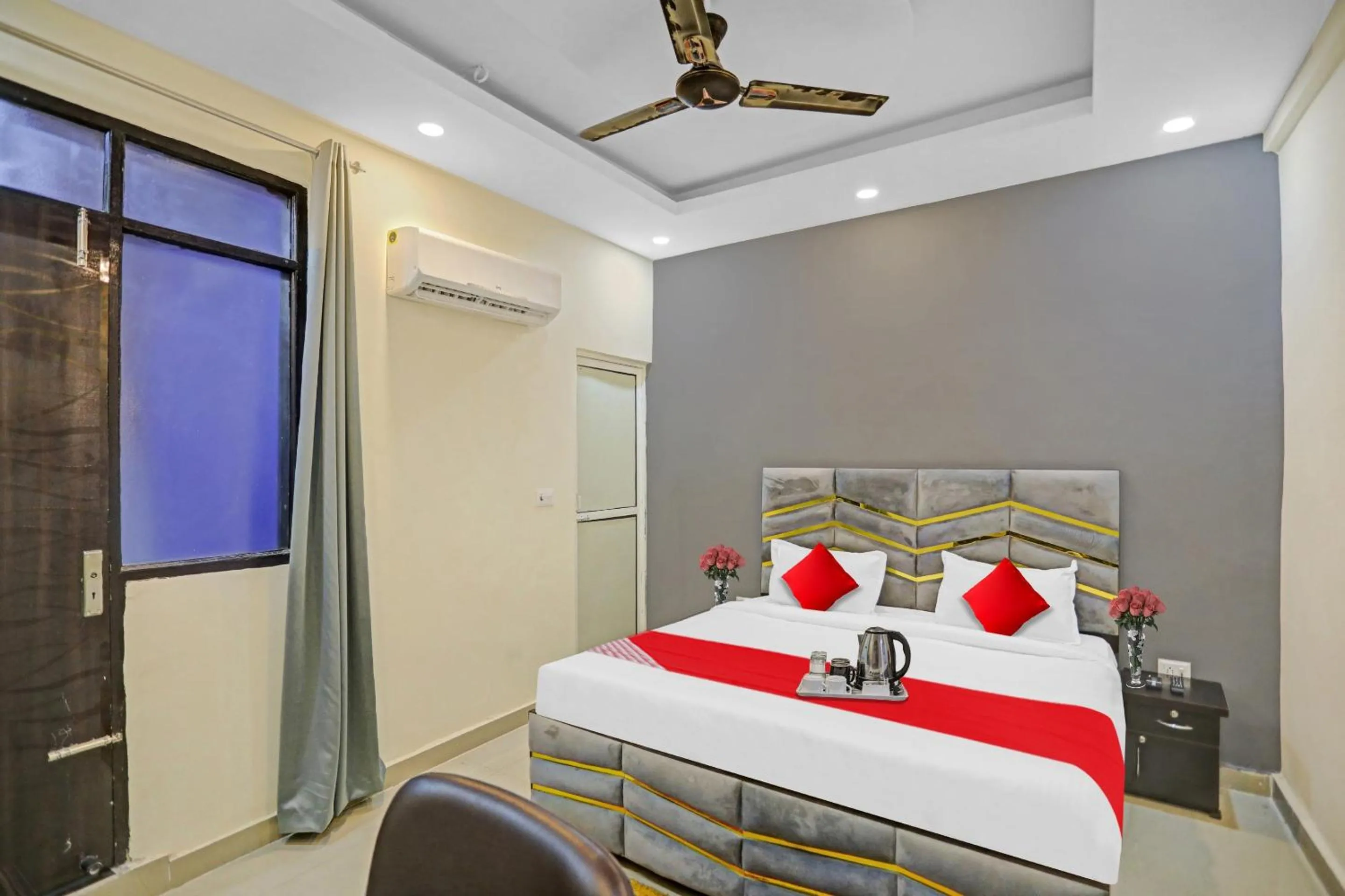 Lobby or reception in Hotel O Sunshine