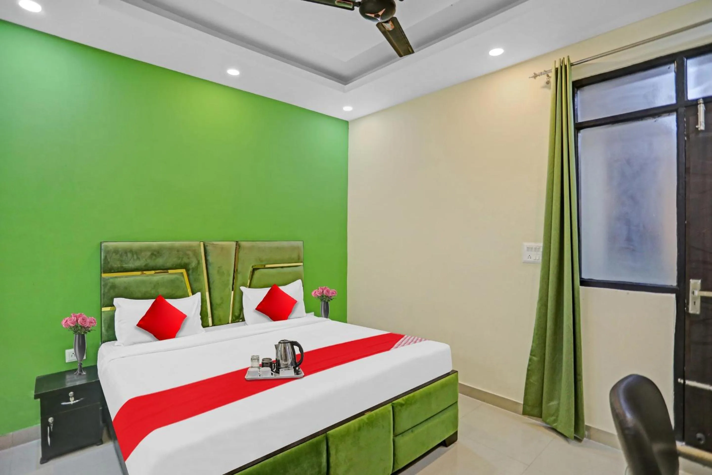 Bedroom in Hotel O Sunshine